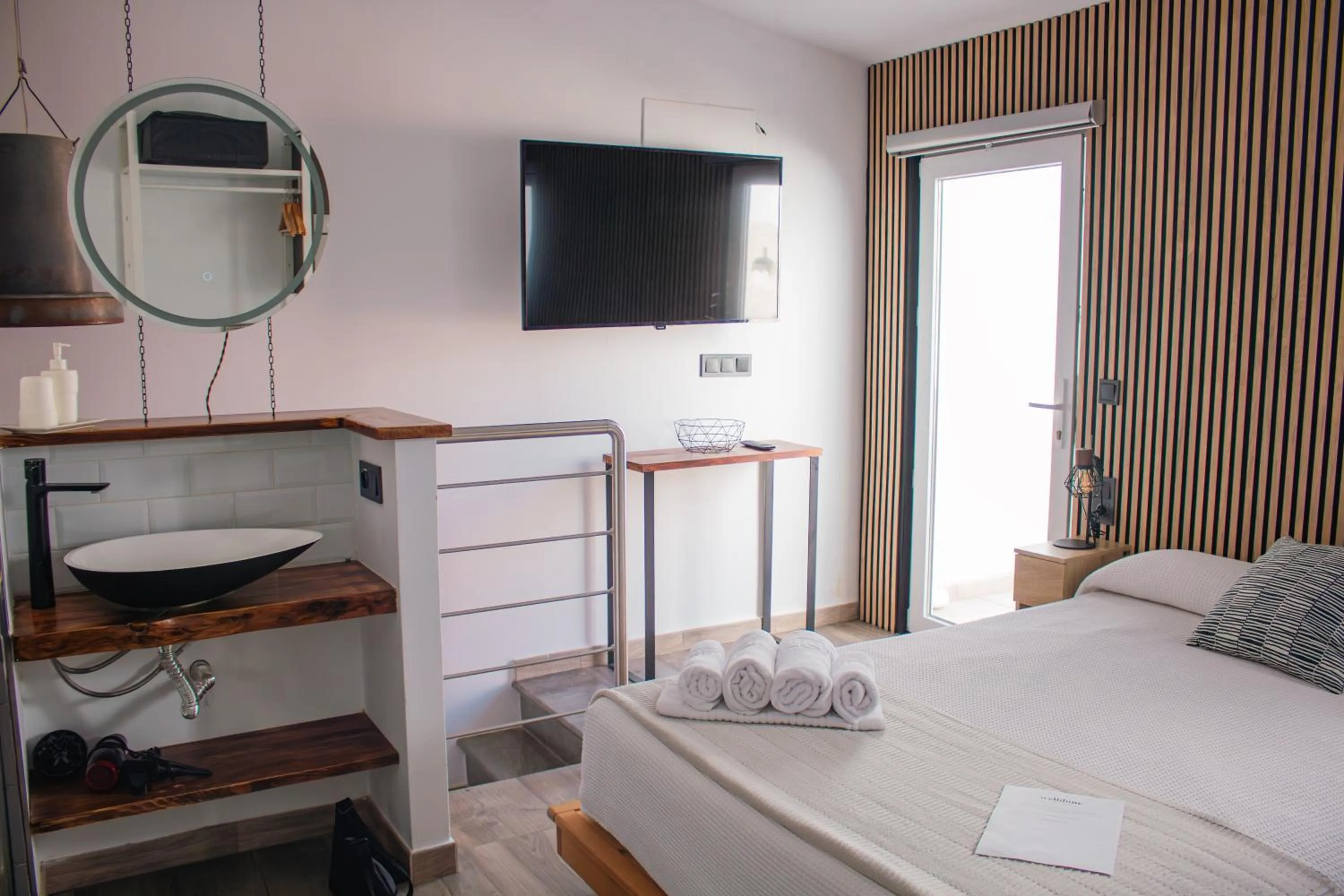 Bedroom, Bed in Welldone Cathedral