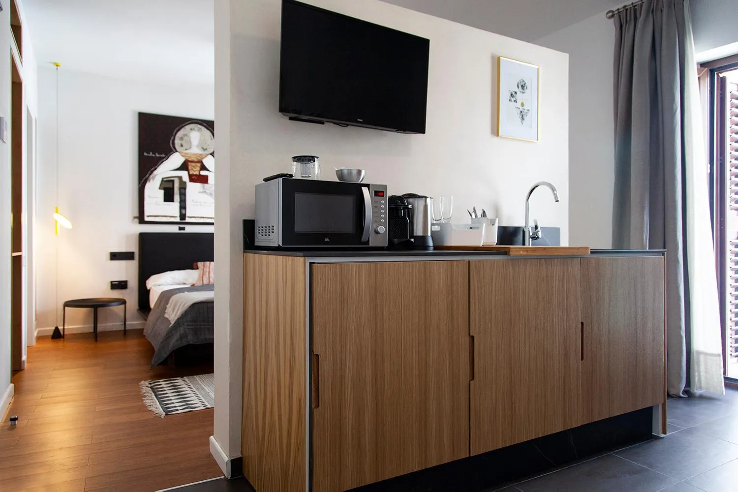 Kitchen or kitchenette, Bed in Welldone Cathedral