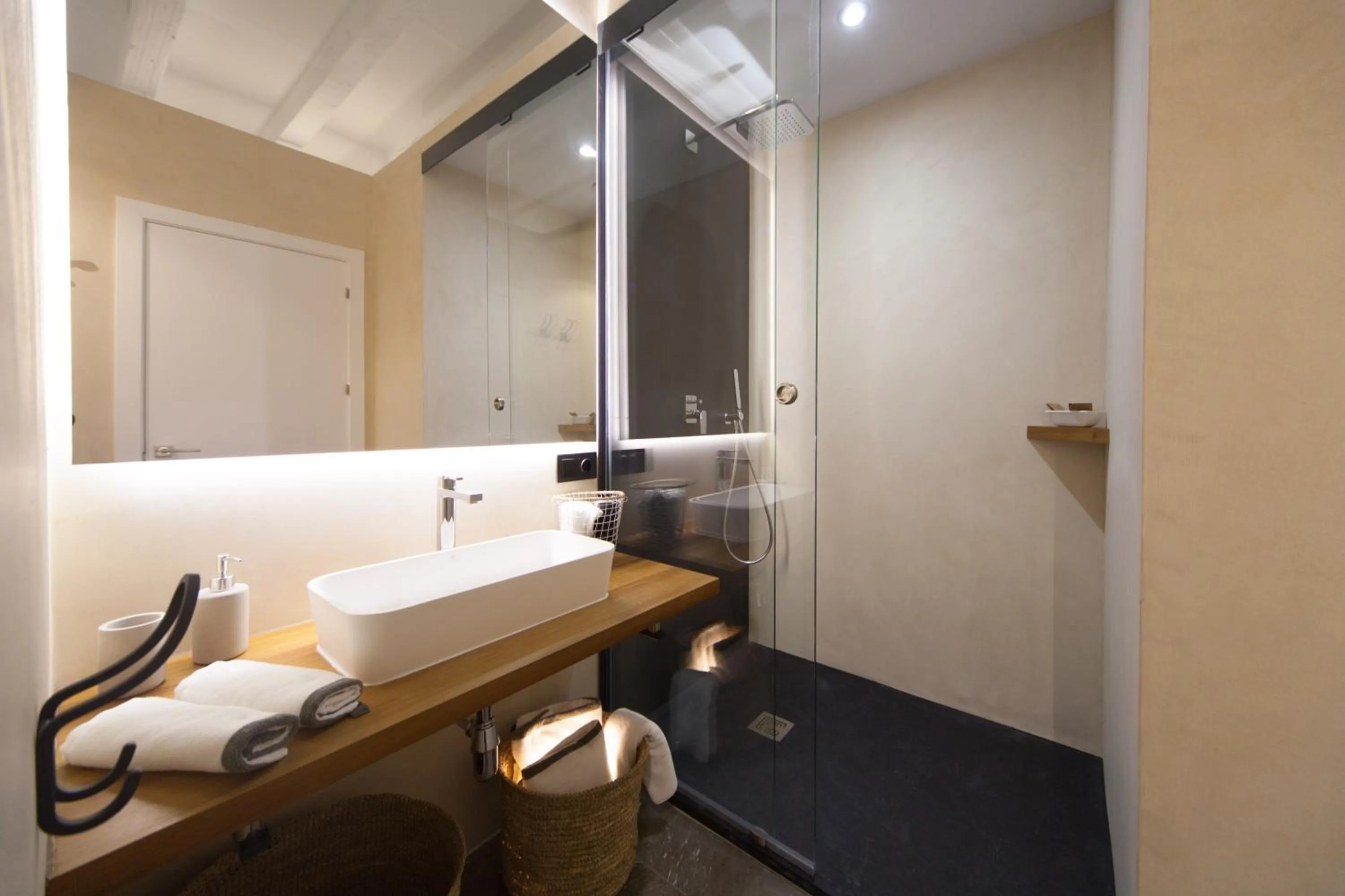 Shower in Welldone Cathedral