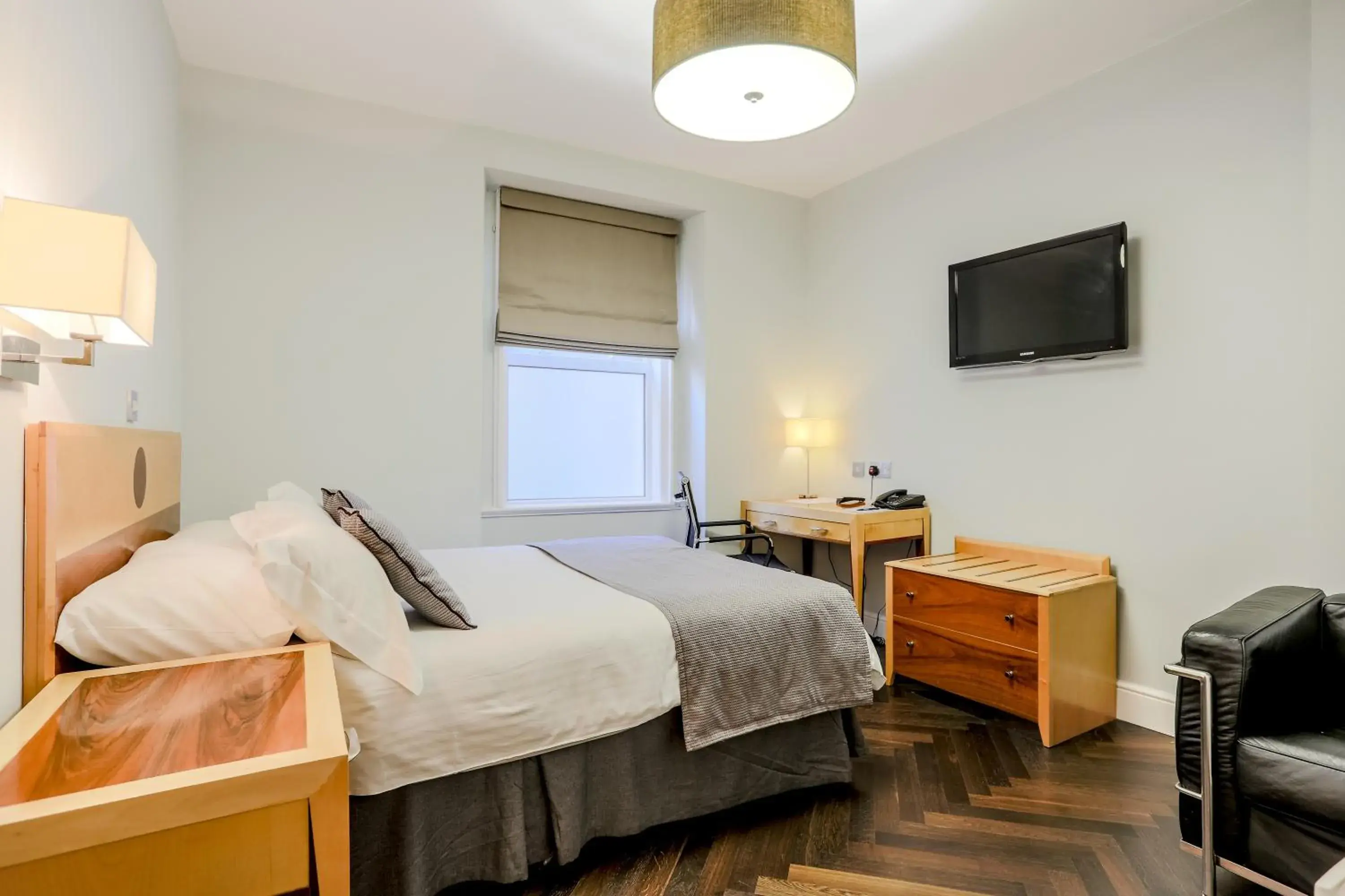 Business Class Single in Claremont Hotel Business Class Single in Claremont Hotel