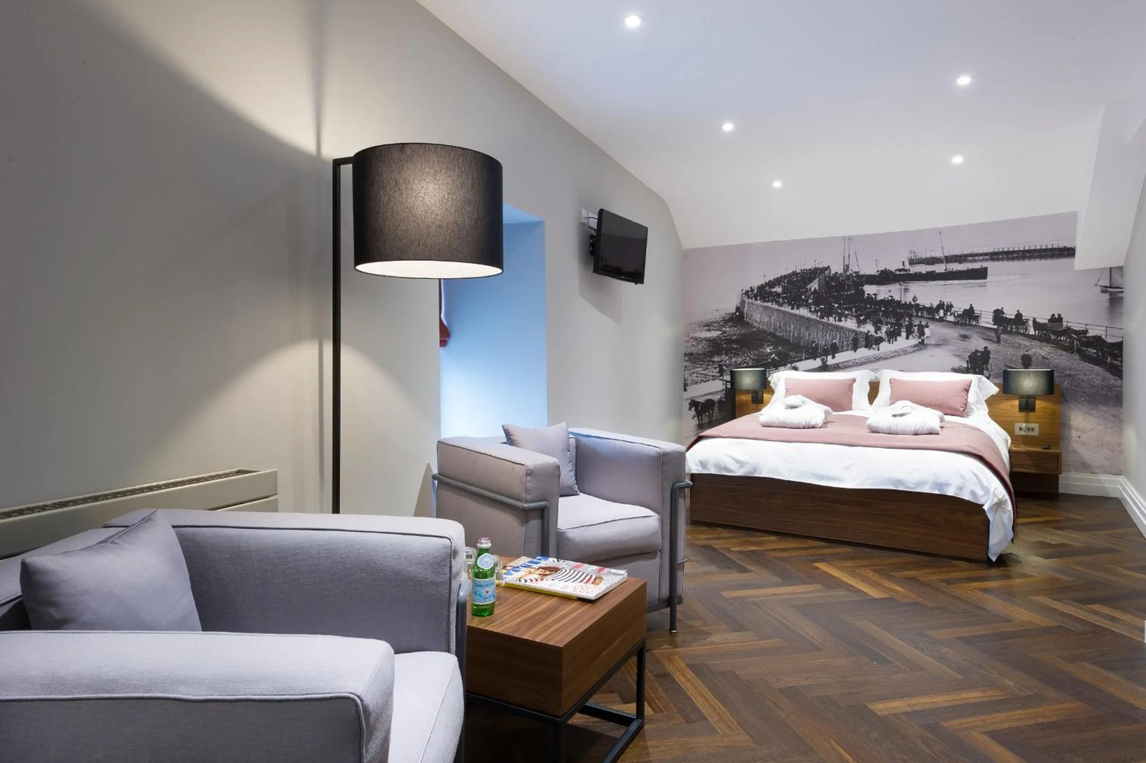 Bed in Claremont Hotel