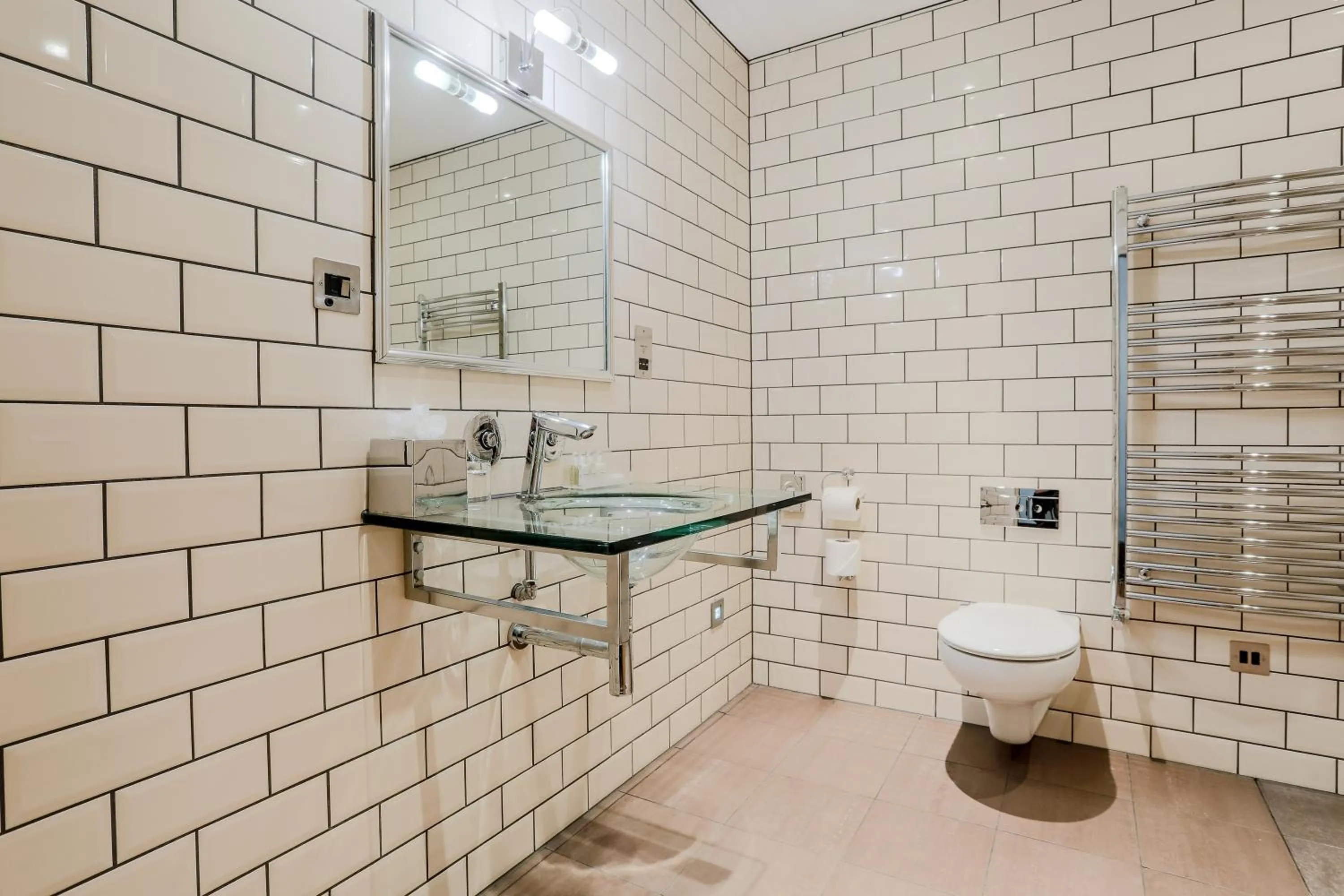 Bathroom in Claremont Hotel