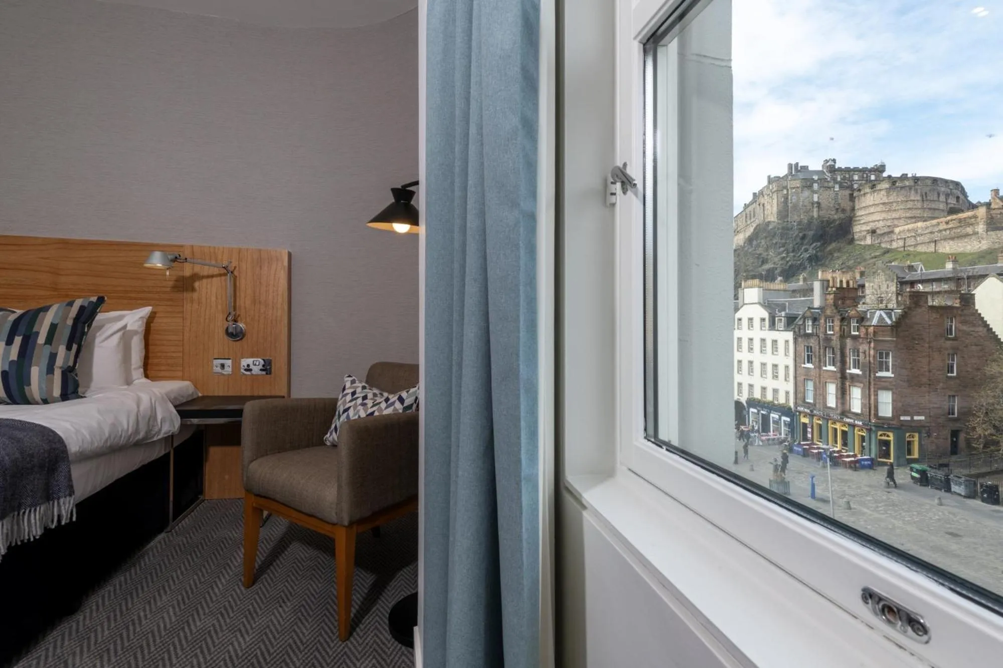 View (from property/room), Bed in Apex City of Edinburgh Hotel