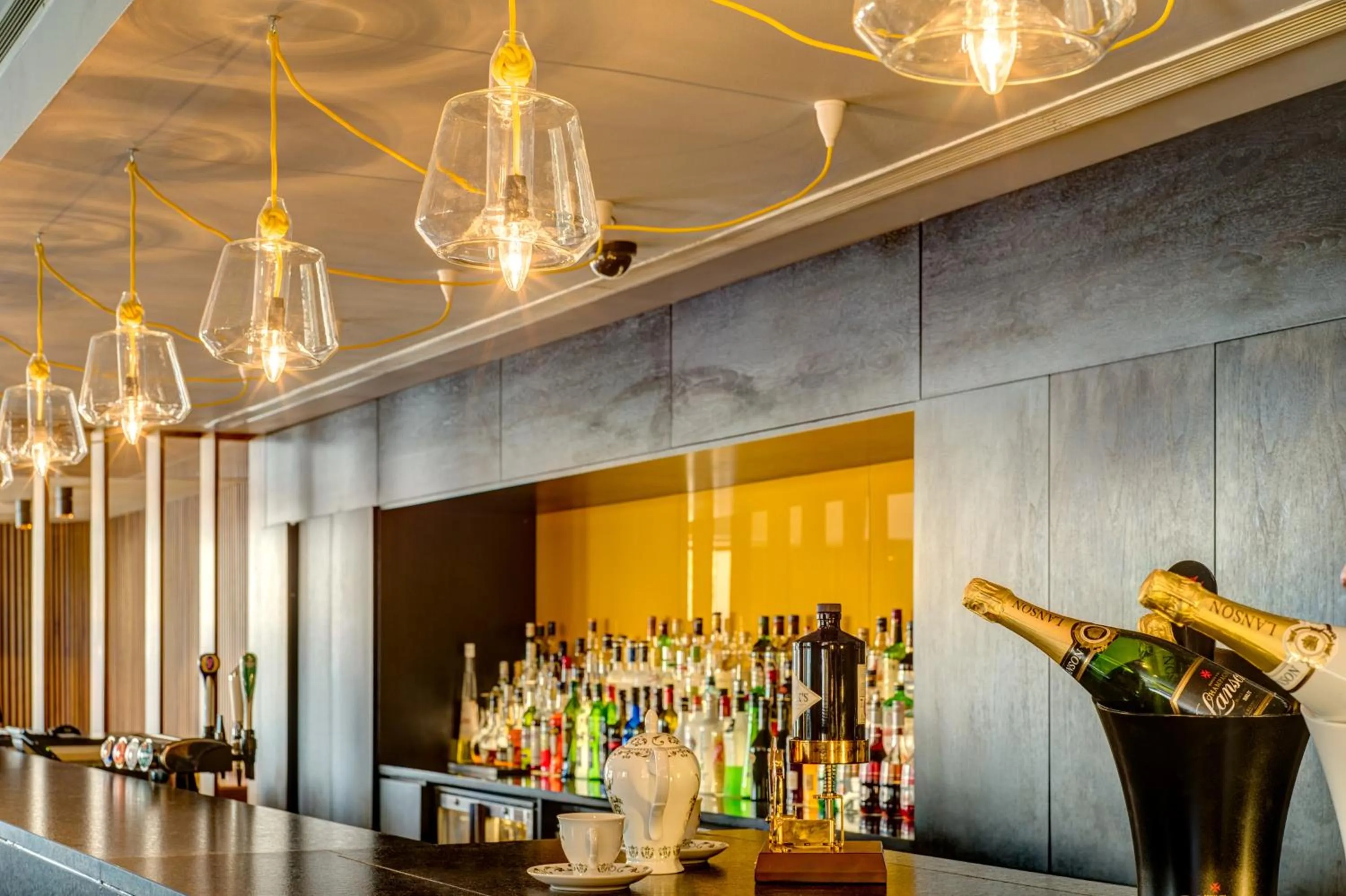 Lounge or bar in Apex City of Edinburgh Hotel