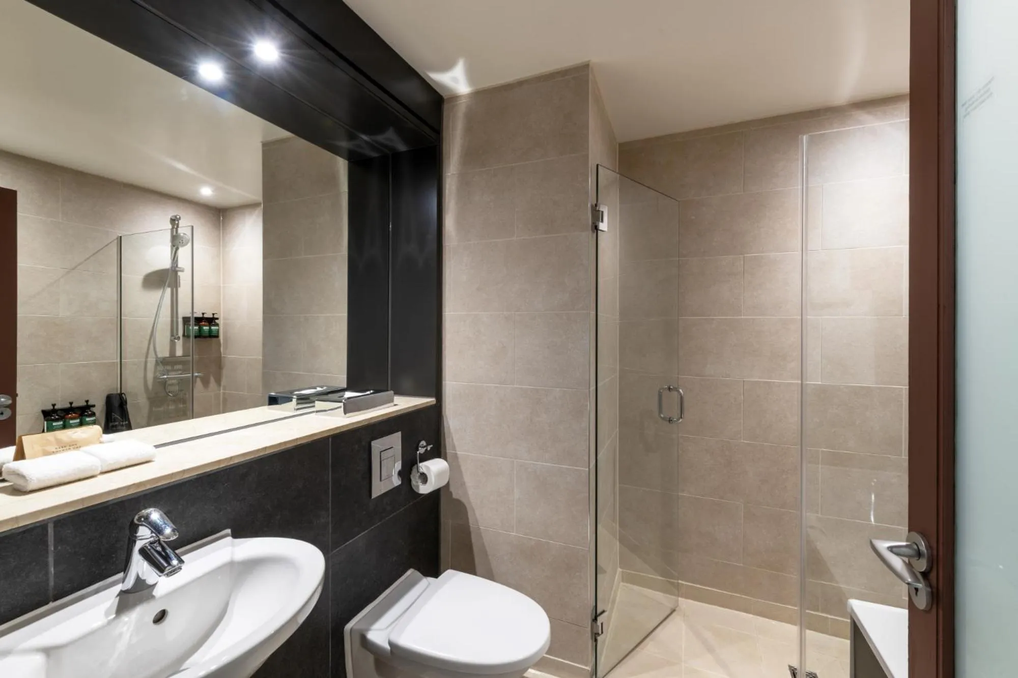 Shower in Apex City of Edinburgh Hotel