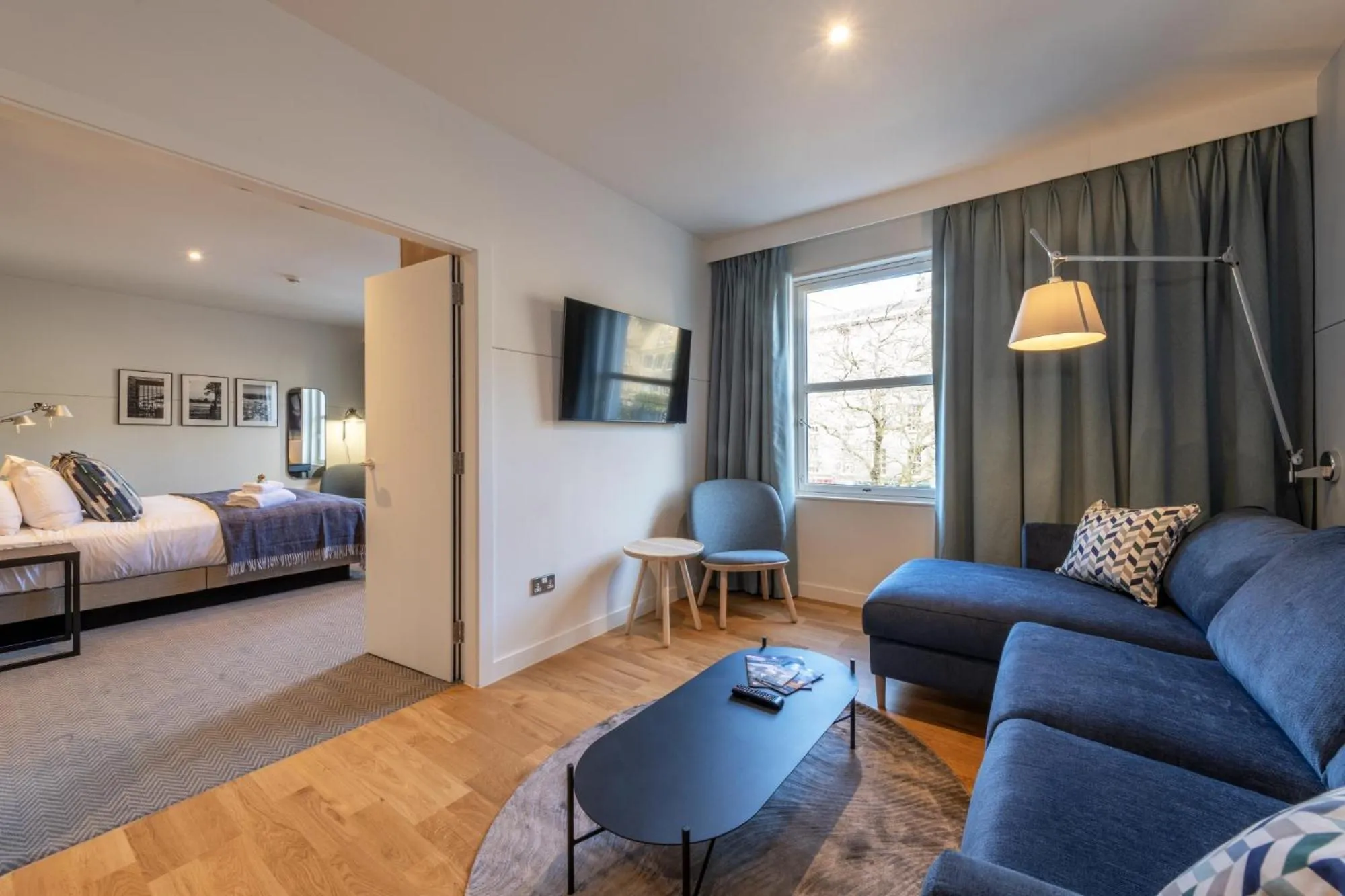 TV and multimedia, Bed in Apex City of Edinburgh Hotel