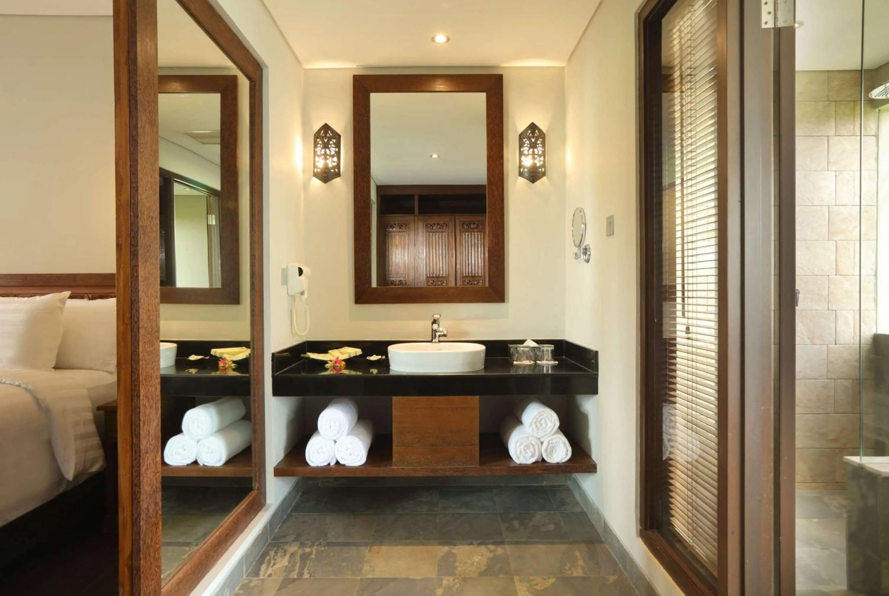 Bathroom, Bed in Best Western Premier Agung Resort Ubud