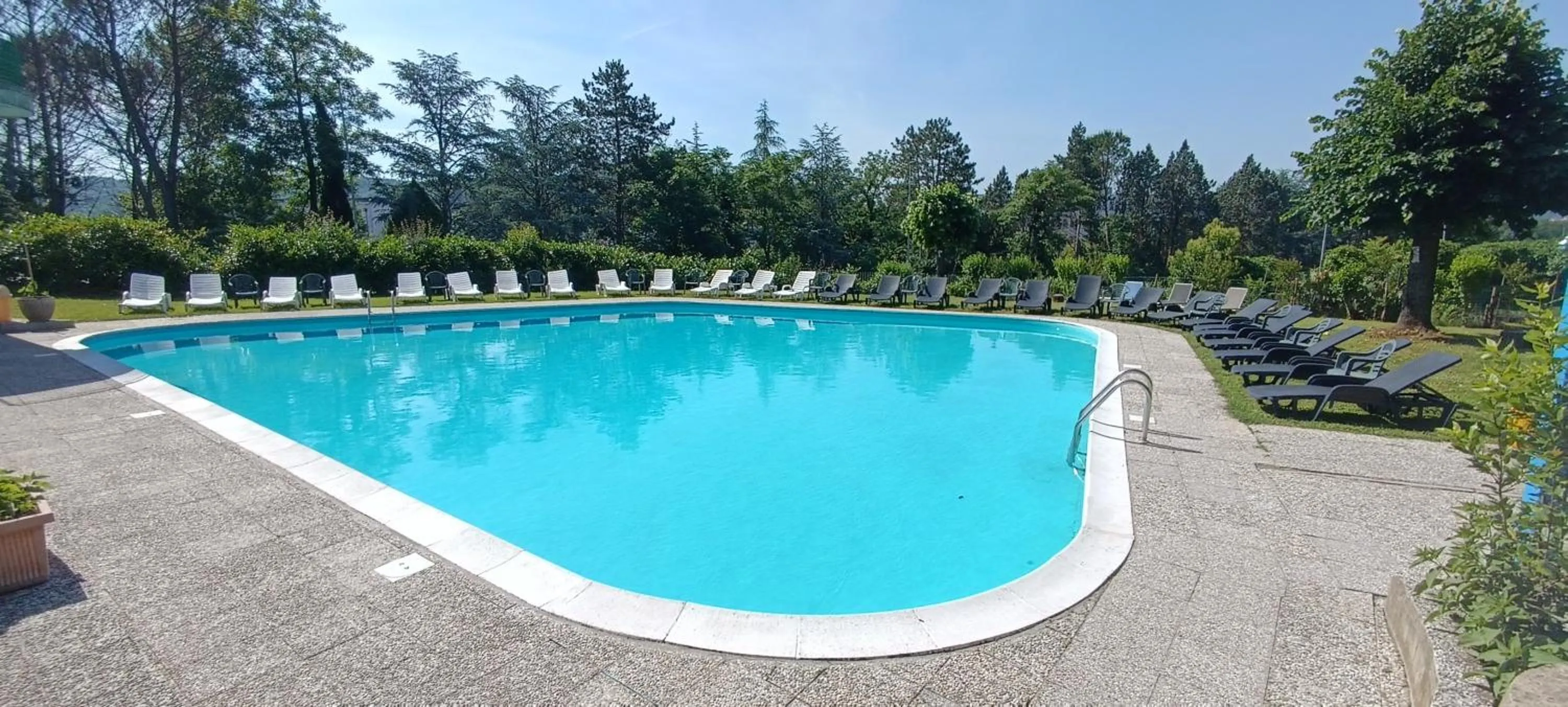 Swimming pool in Park Hotel Galileo