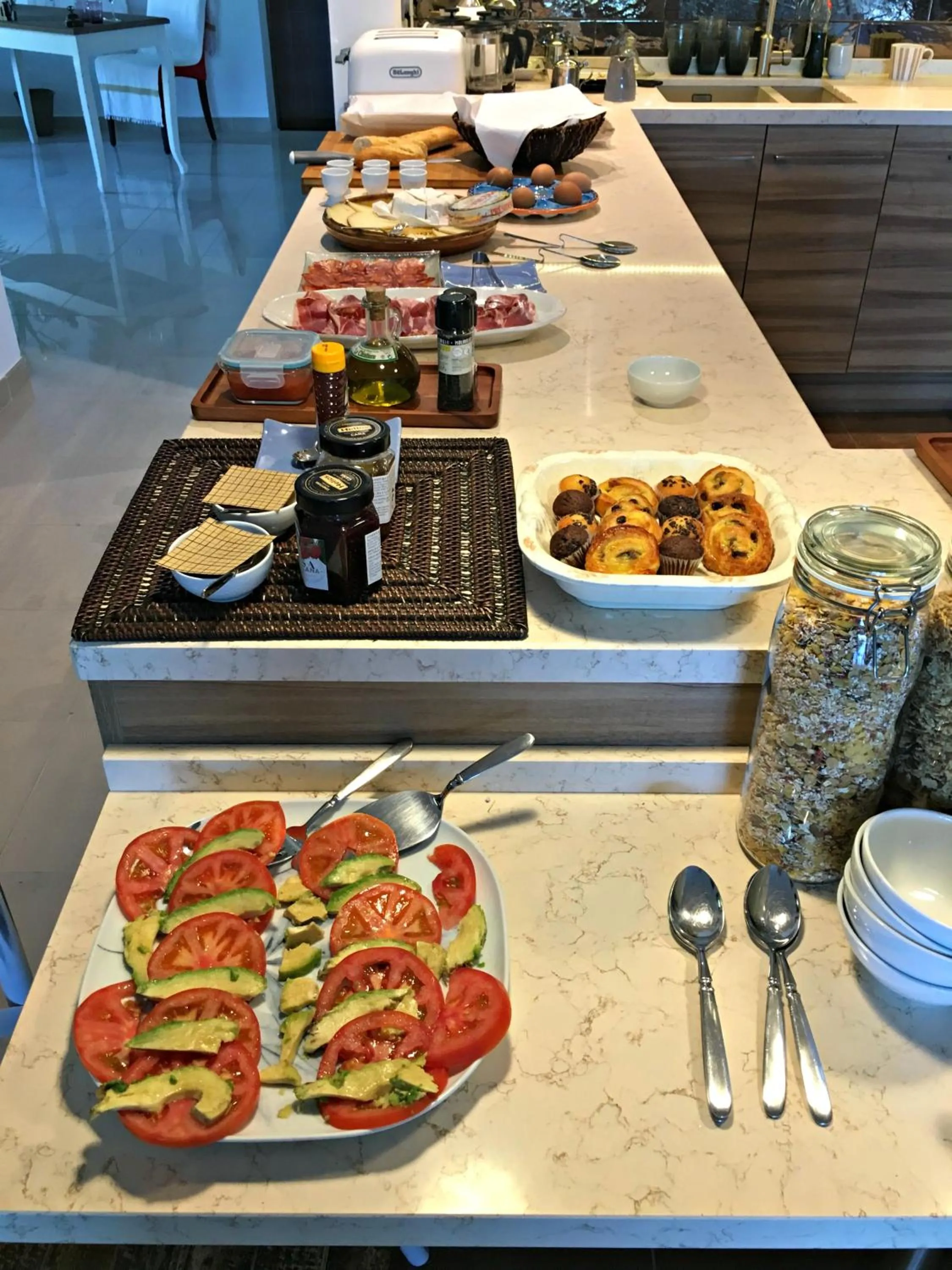 Continental breakfast in Villa Breeze Boutique Guest Rooms, Marbella