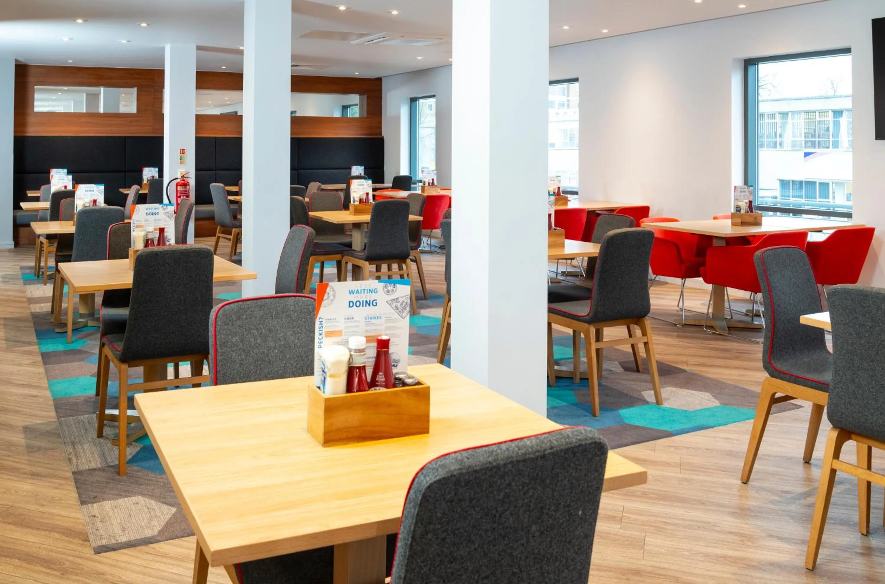 Restaurant/places to eat in Holiday Inn Express Stevenage by IHG