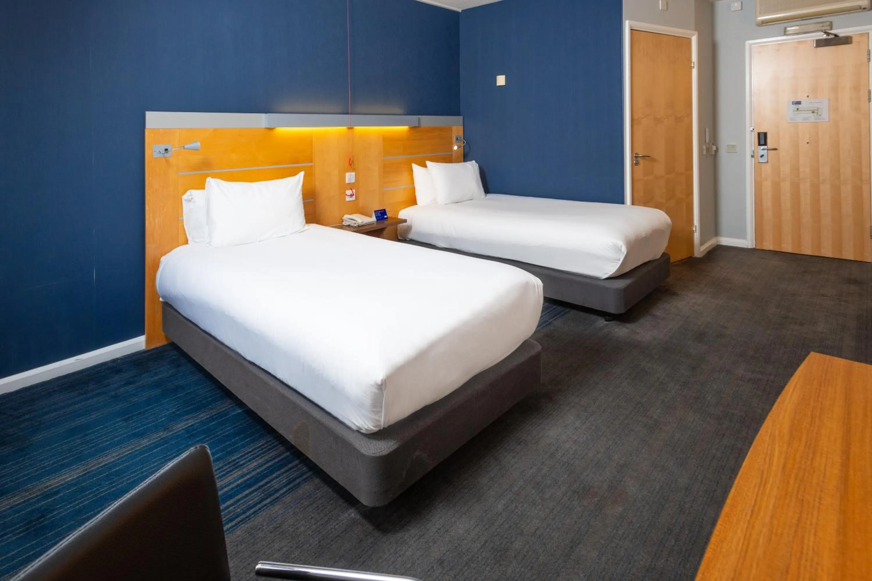 Bed in Holiday Inn Express Stevenage by IHG