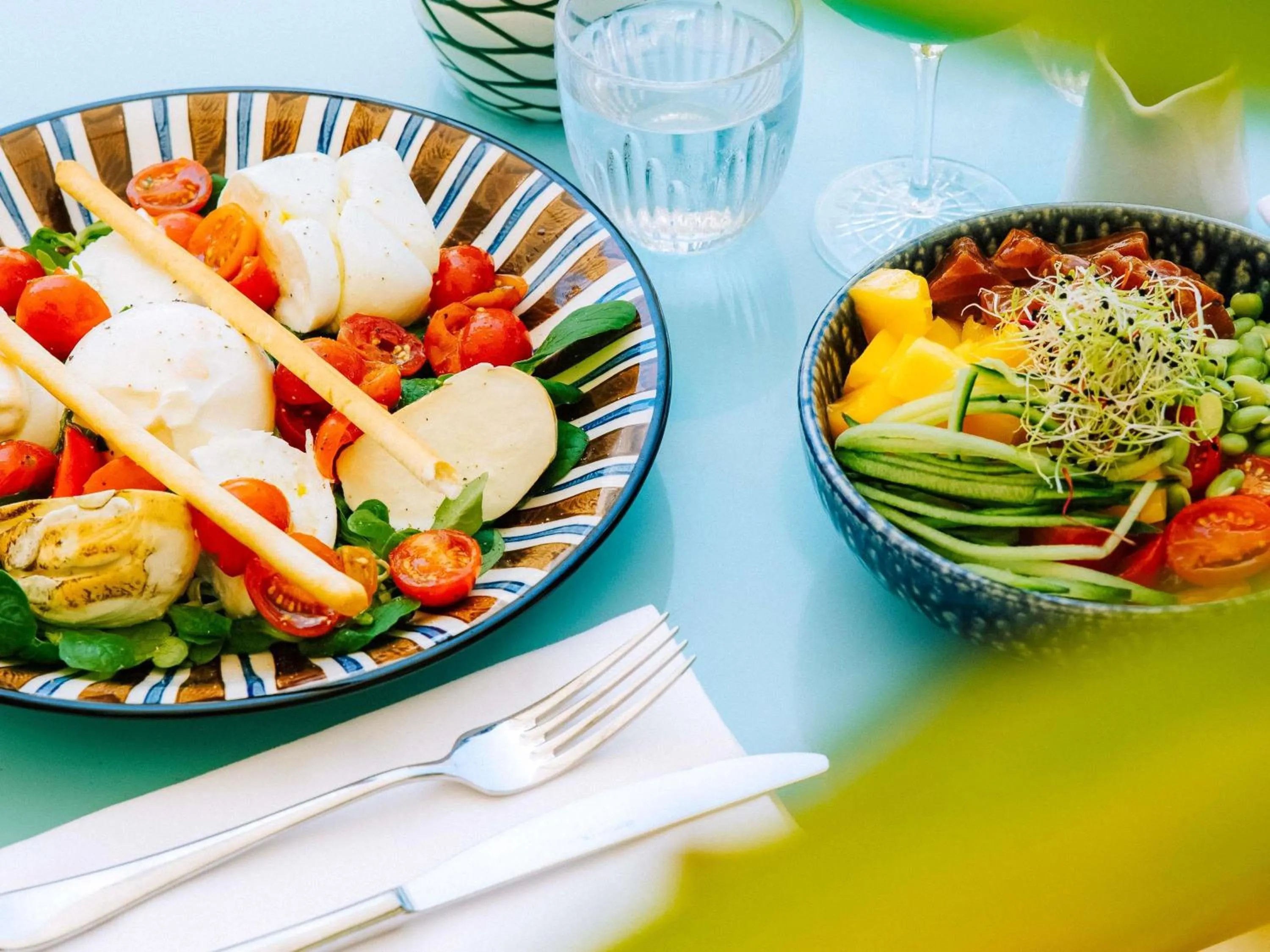 Restaurant/places to eat in Mondrian Cannes