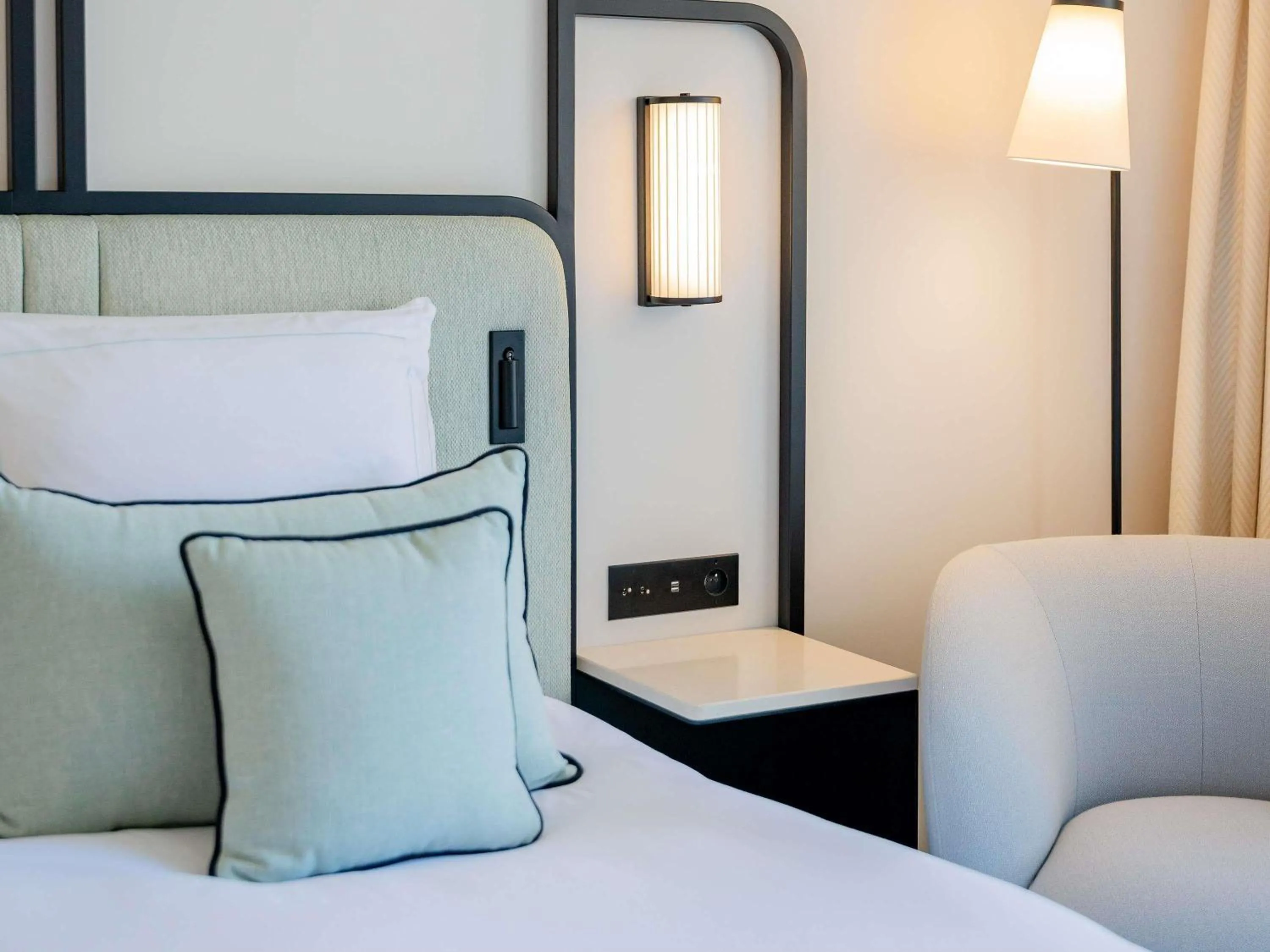 Bedroom, Bed in Mondrian Cannes