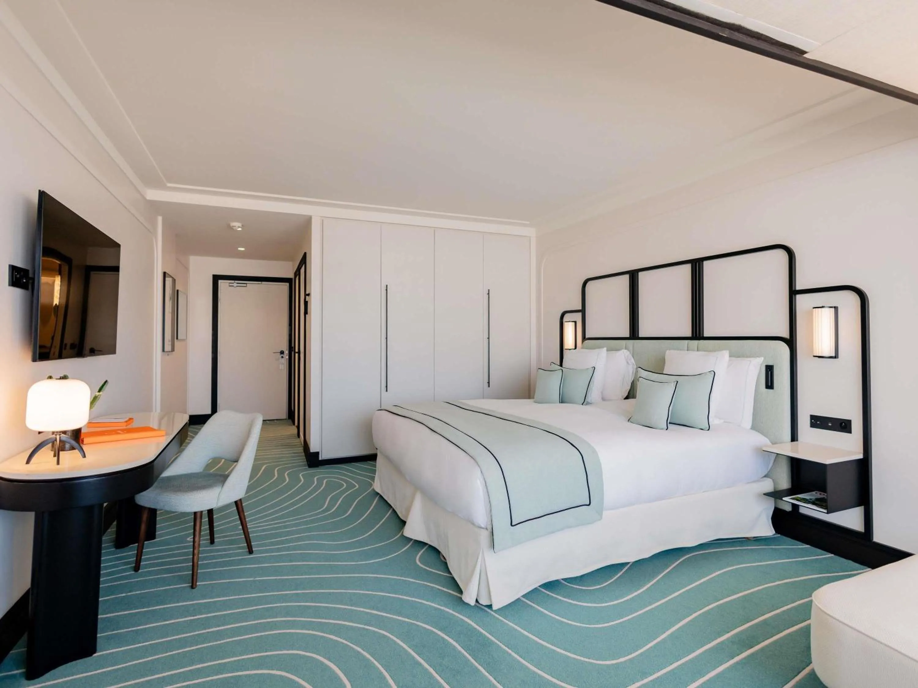 Bedroom, Bed in Mondrian Cannes