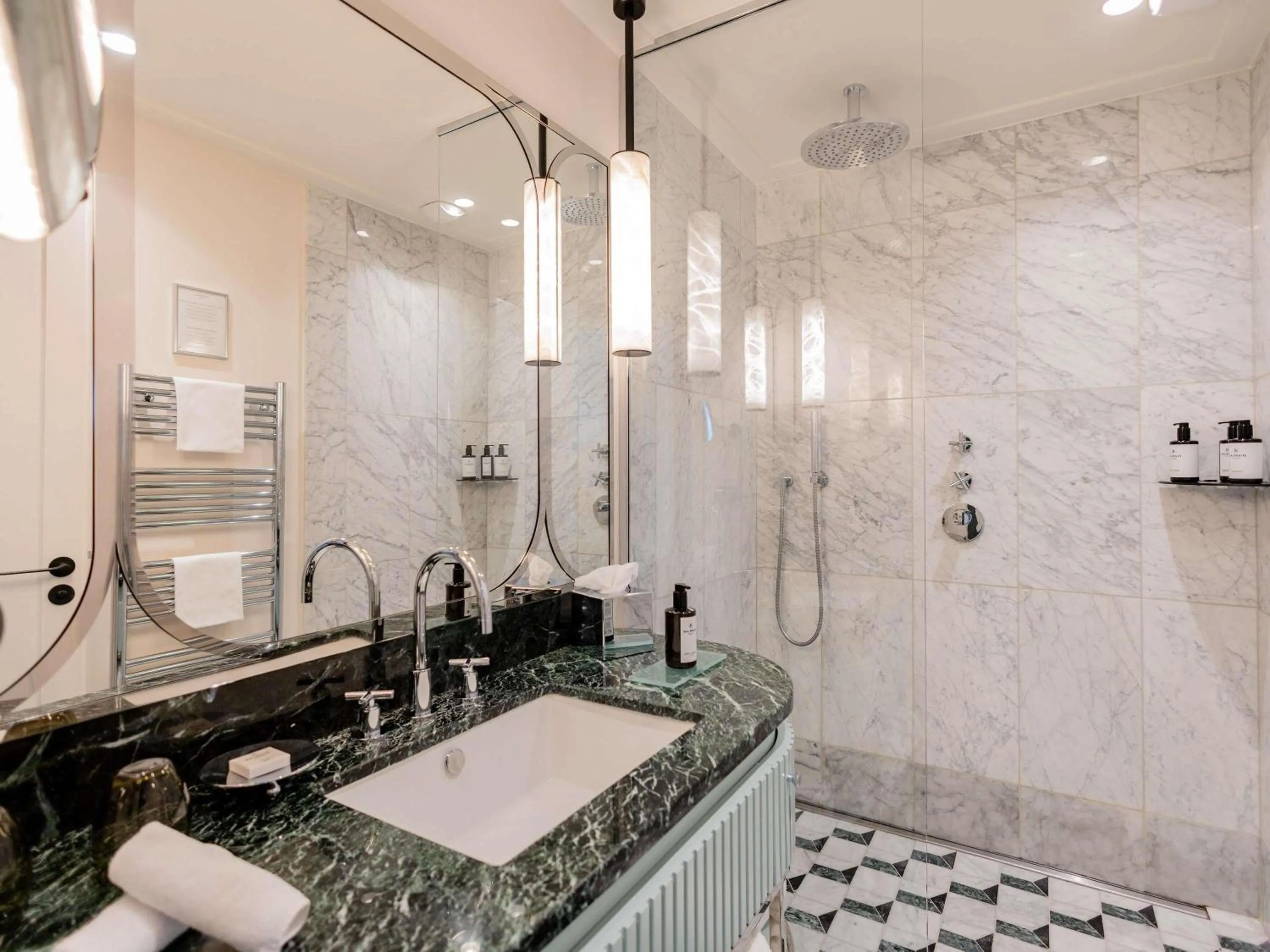 Bedroom in Mondrian Cannes