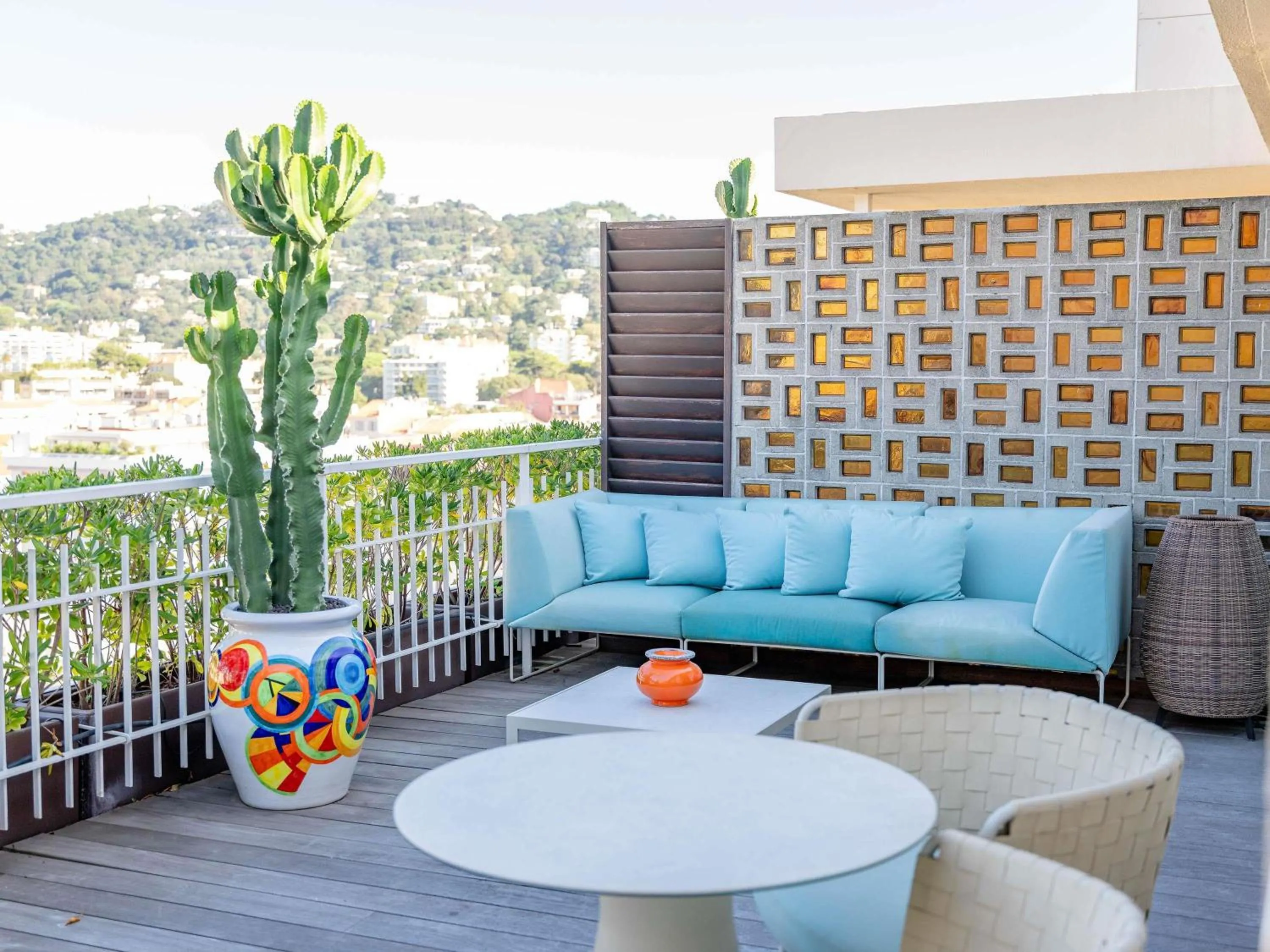 Bedroom in Mondrian Cannes