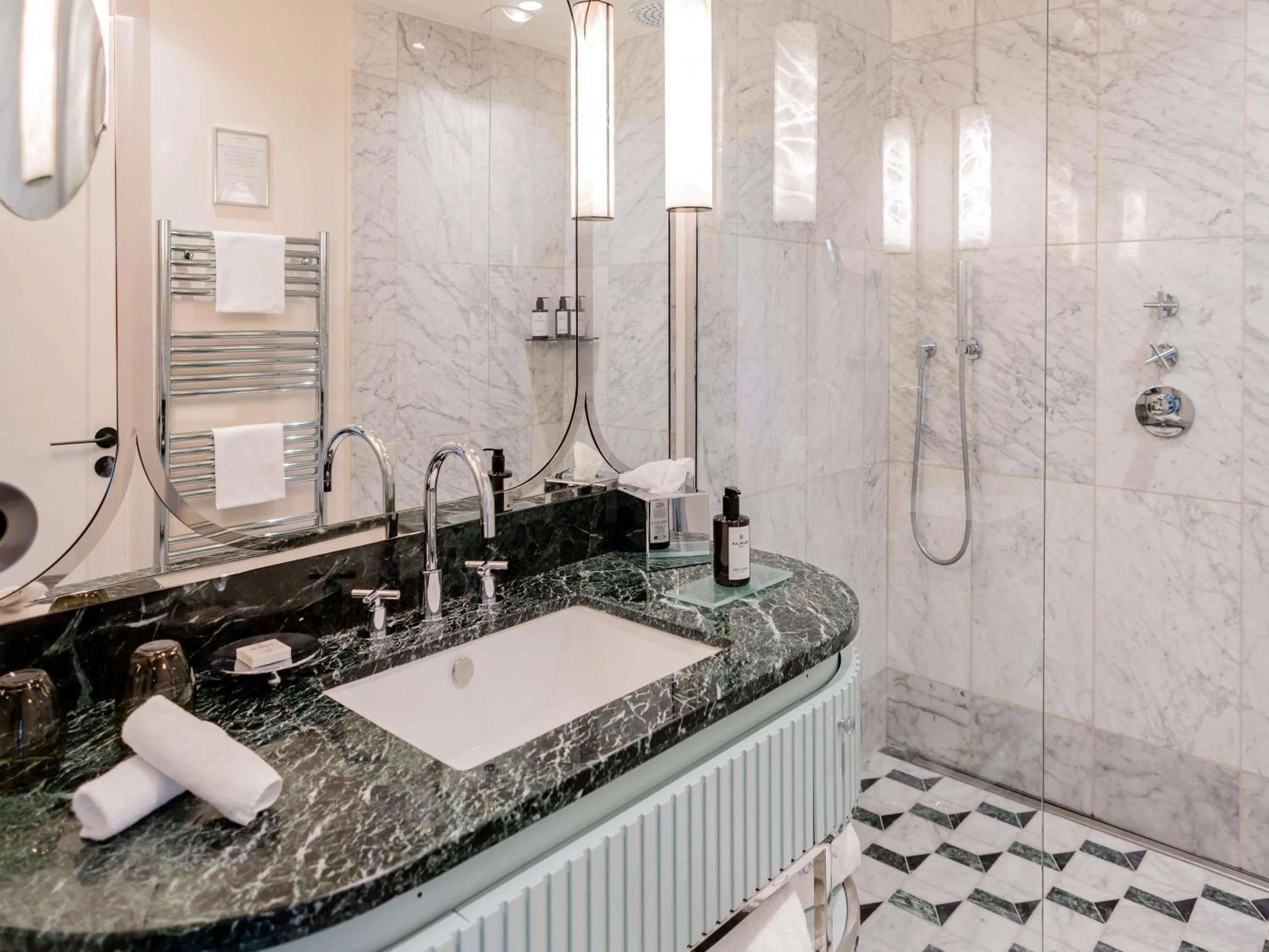 Bedroom in Mondrian Cannes