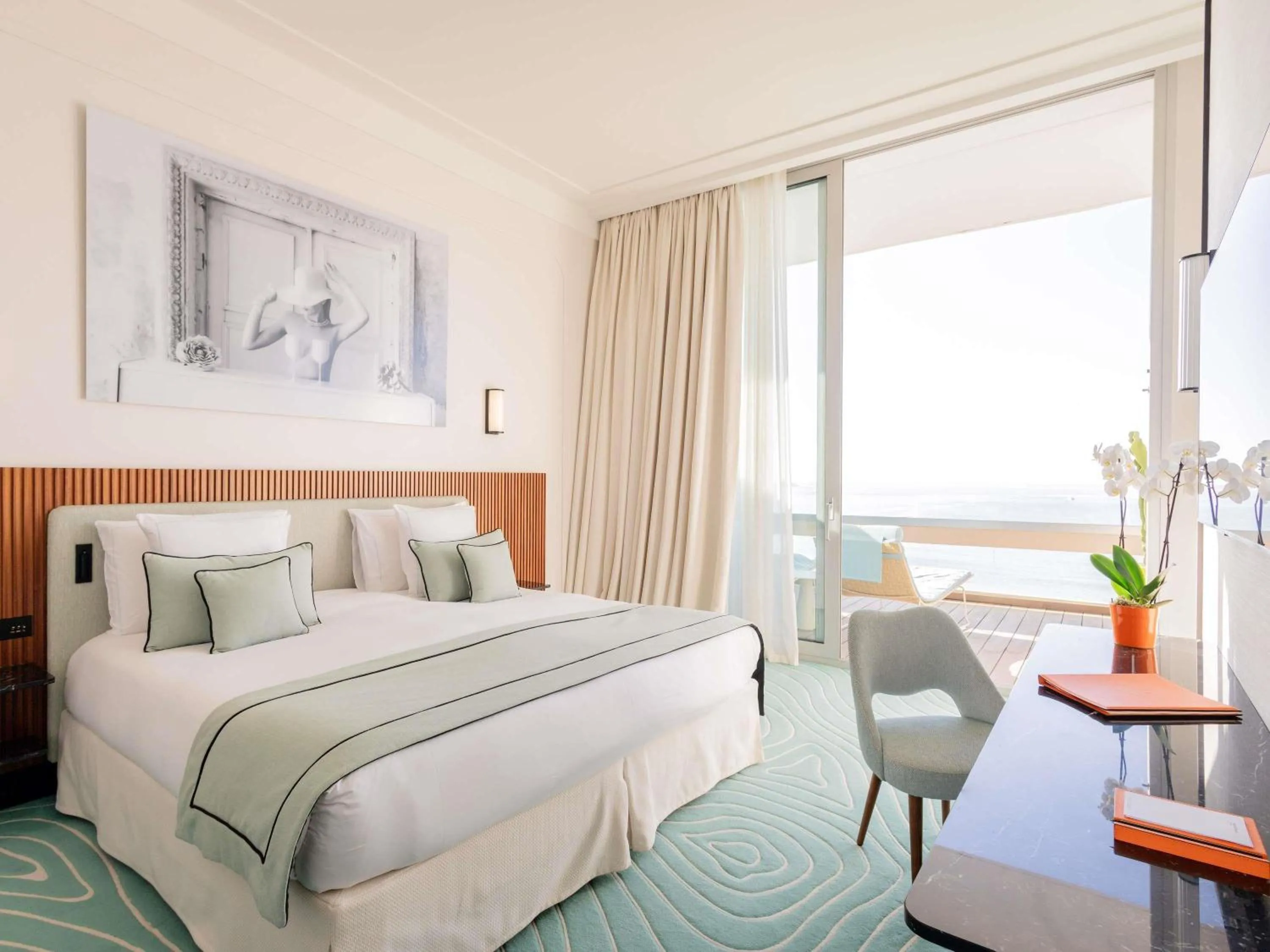 Bedroom, Bed in Mondrian Cannes