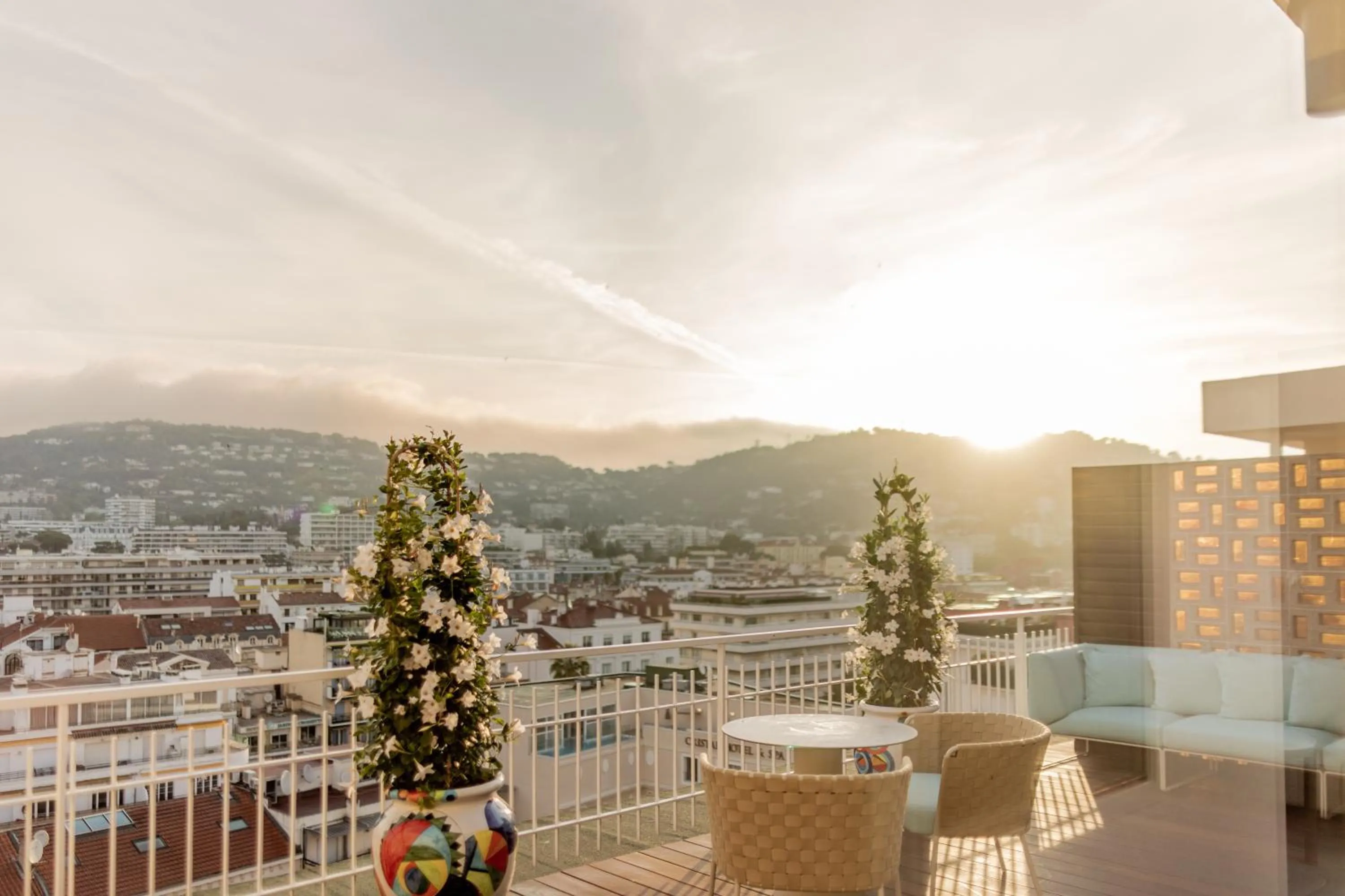 Patio in Mondrian Cannes