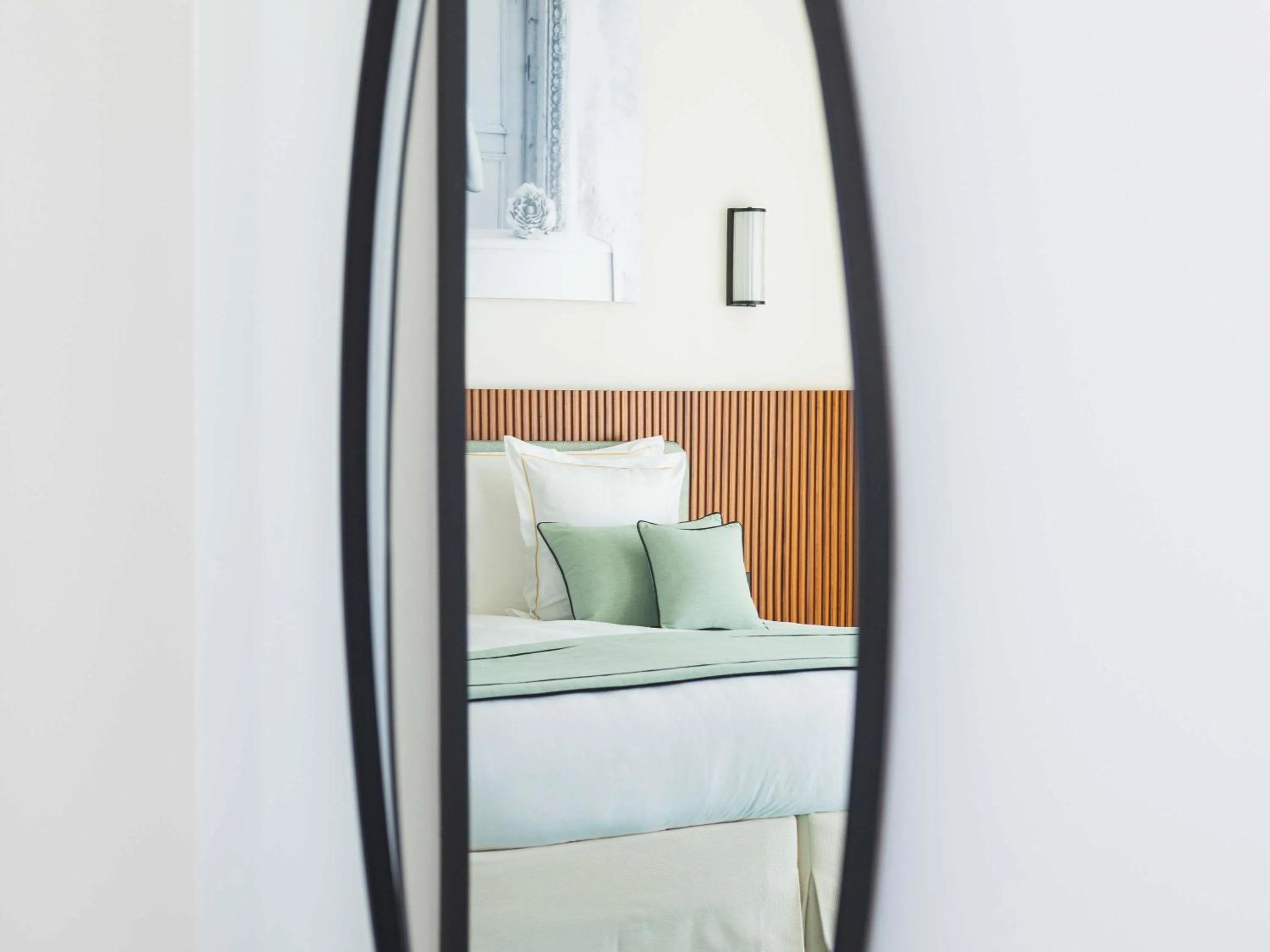 Bedroom, Bed in Mondrian Cannes