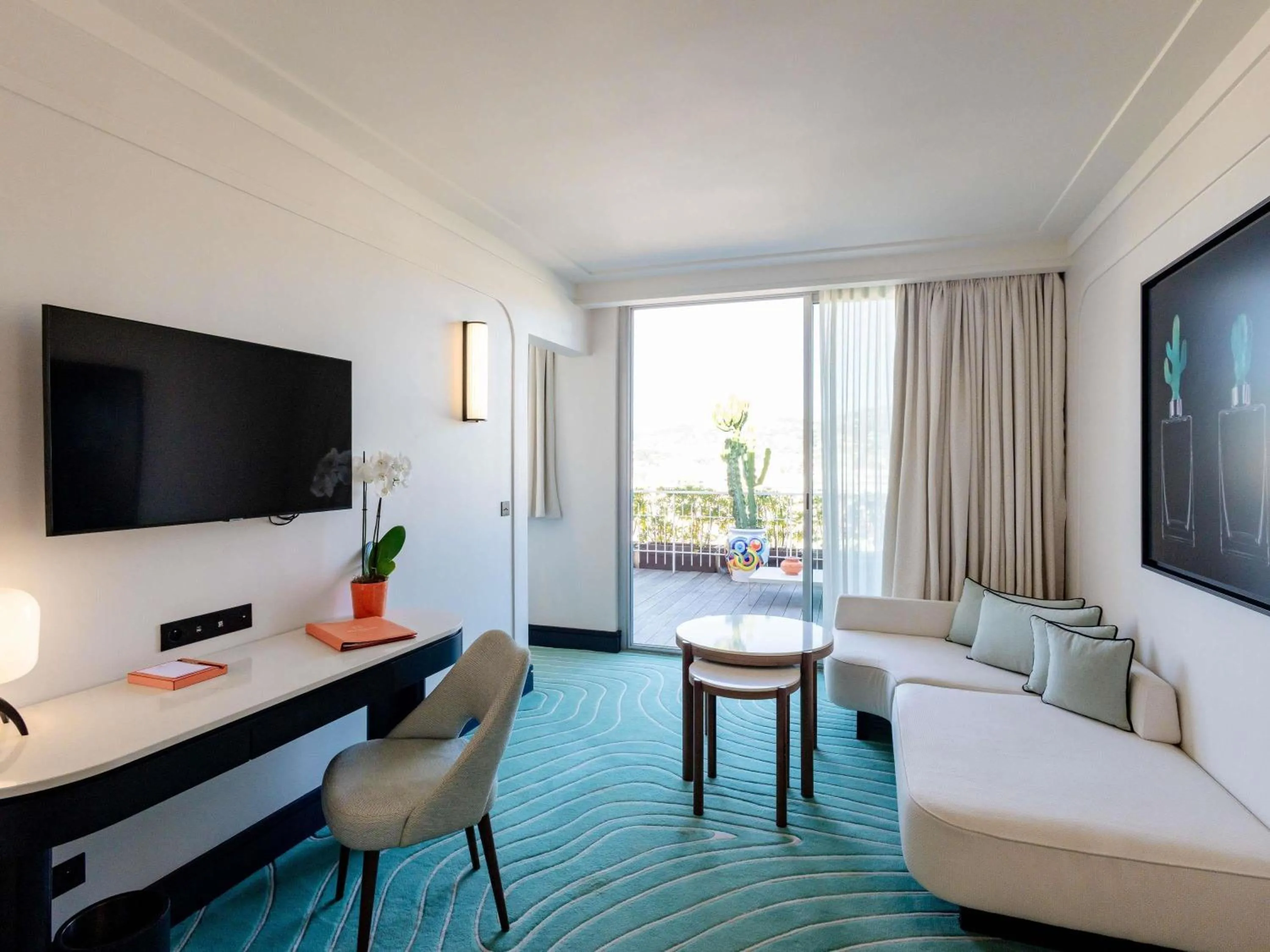 Bedroom, Bed in Mondrian Cannes