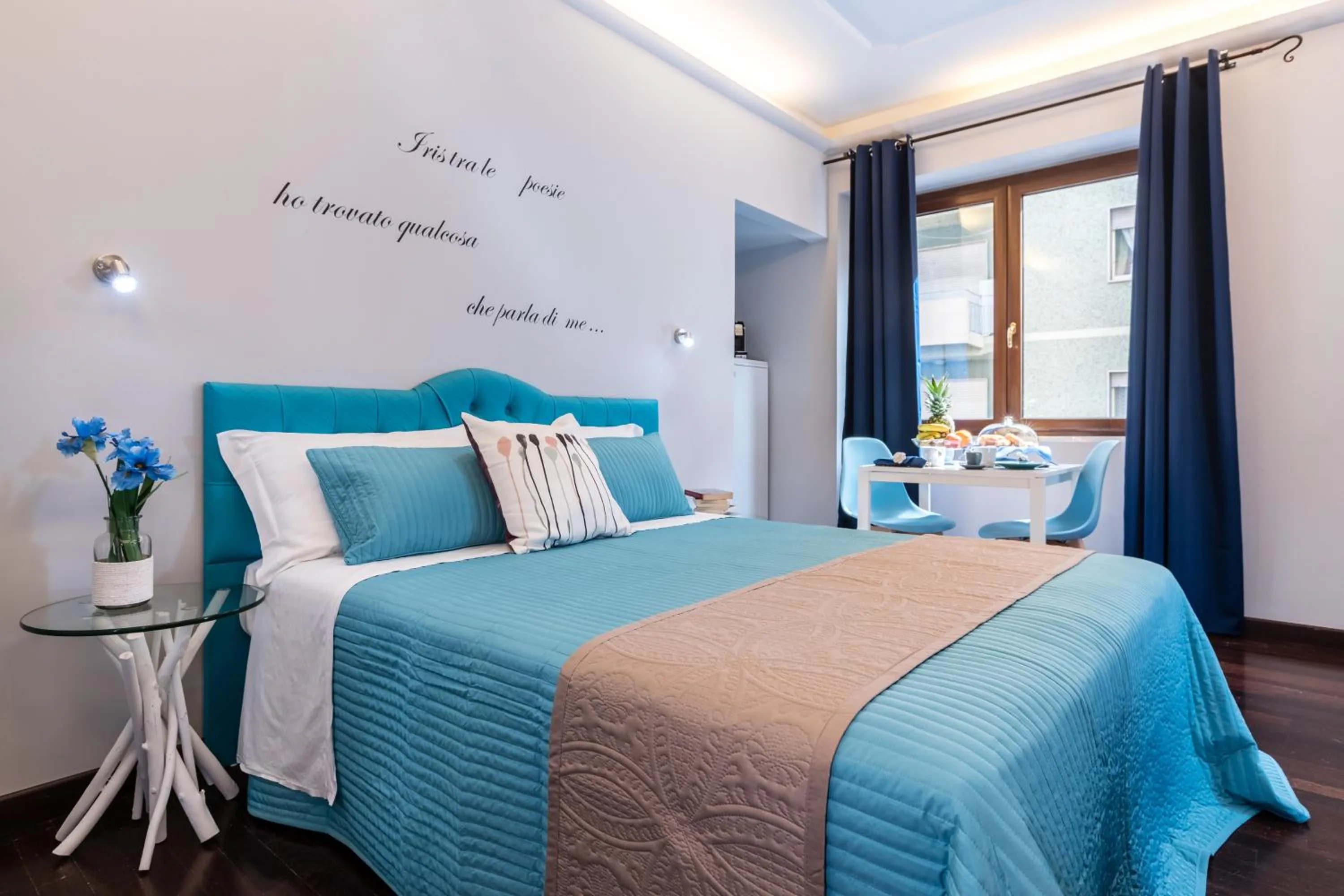 Photo of the whole room, Bed in Fior di Loto Sweetness