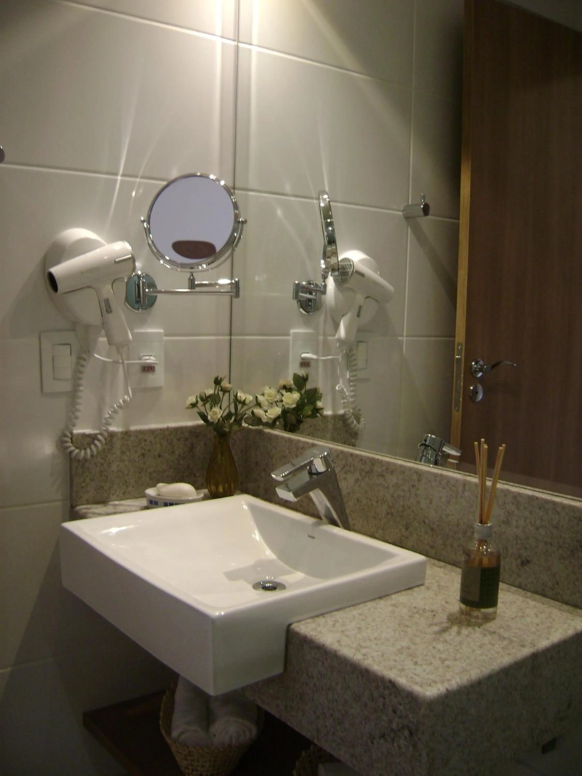 Bathroom in Flat Particular Pedra Azul