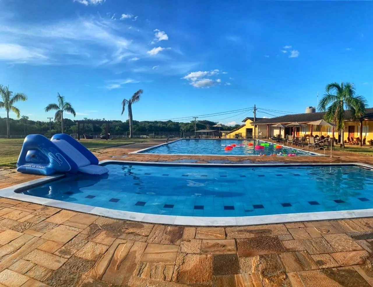 Swimming pool in Pousada Haras Santa Rita