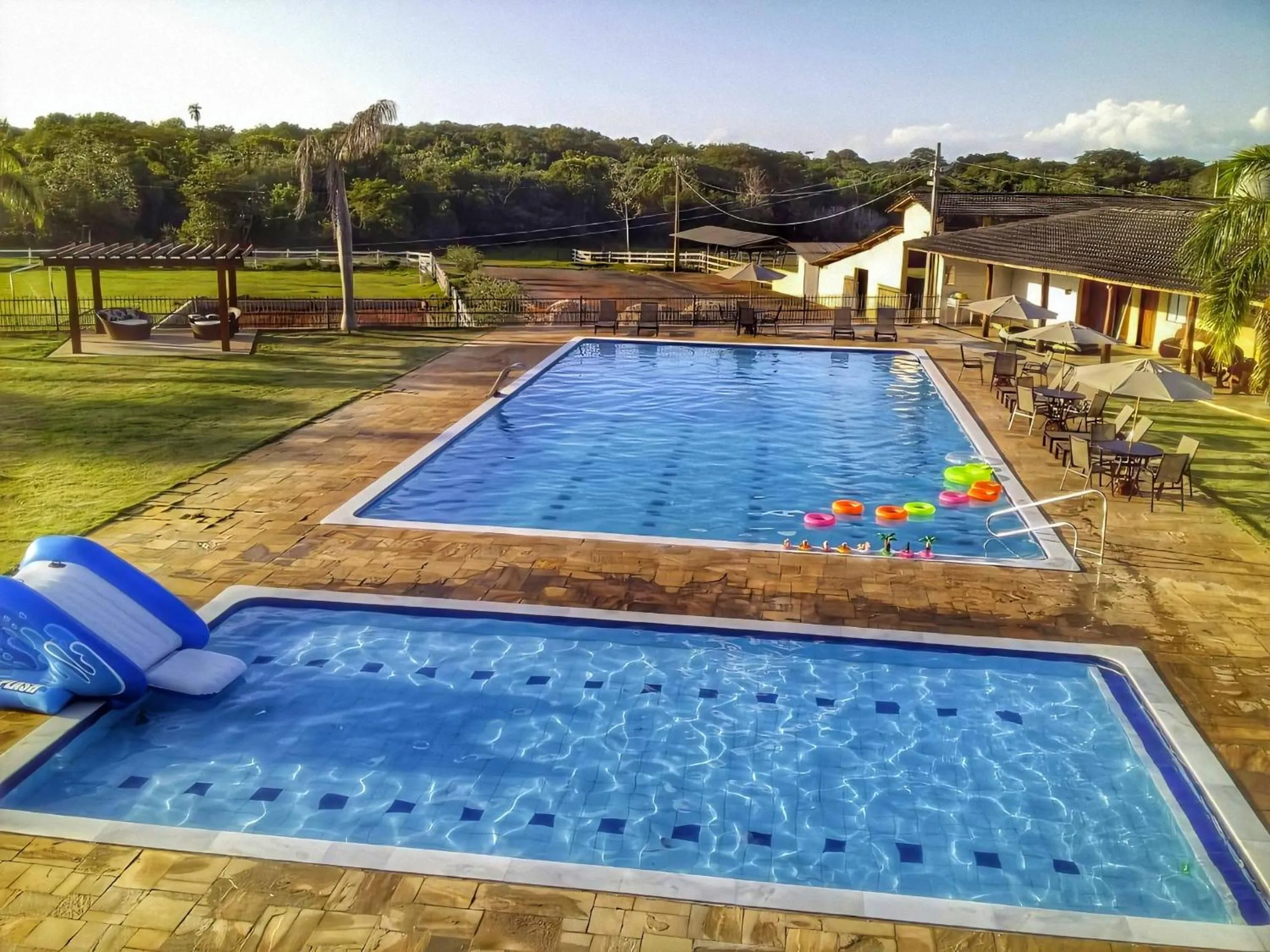 Pool view in Pousada Haras Santa Rita