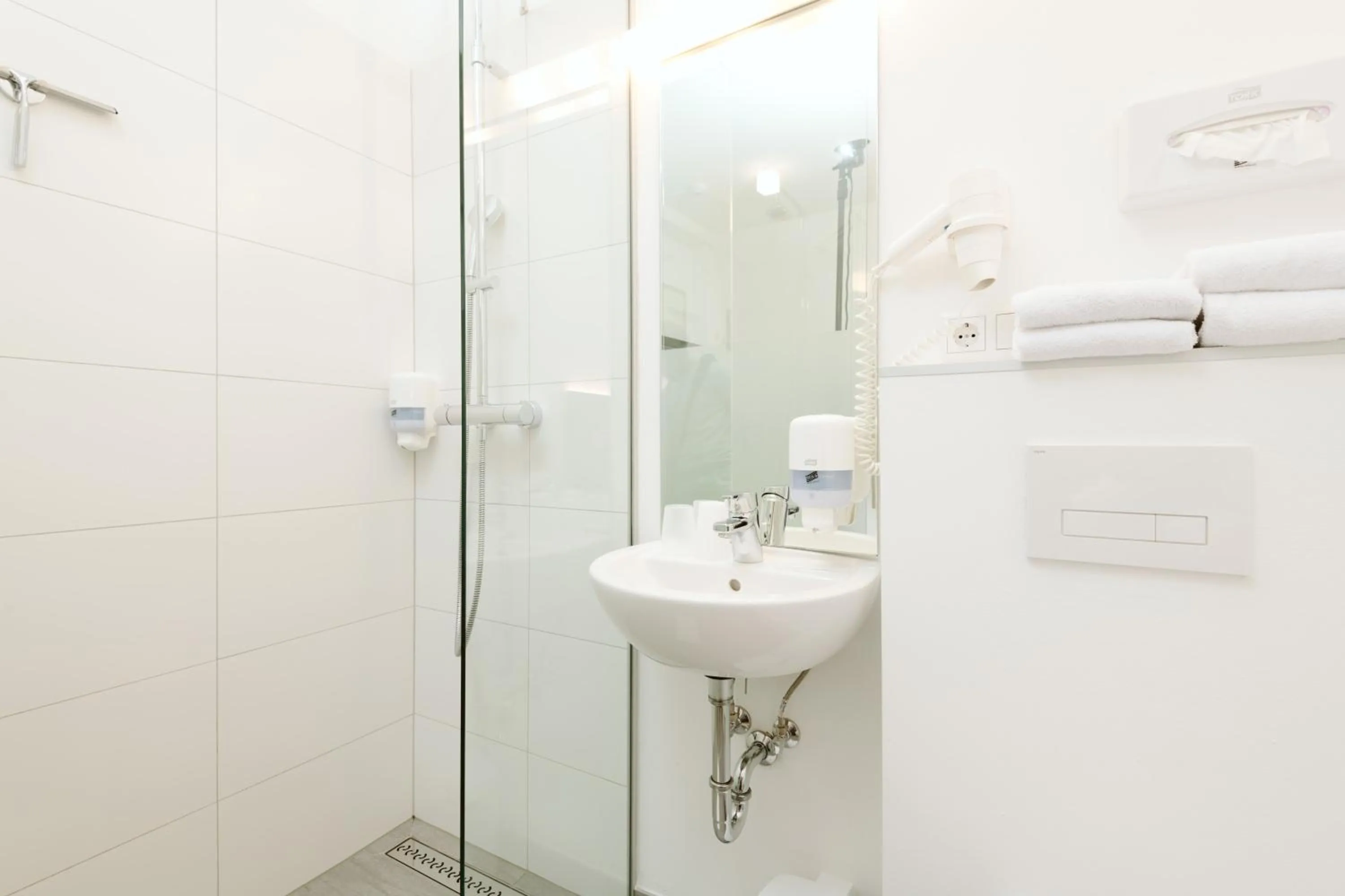 Shower in Velden24 - create your own stay