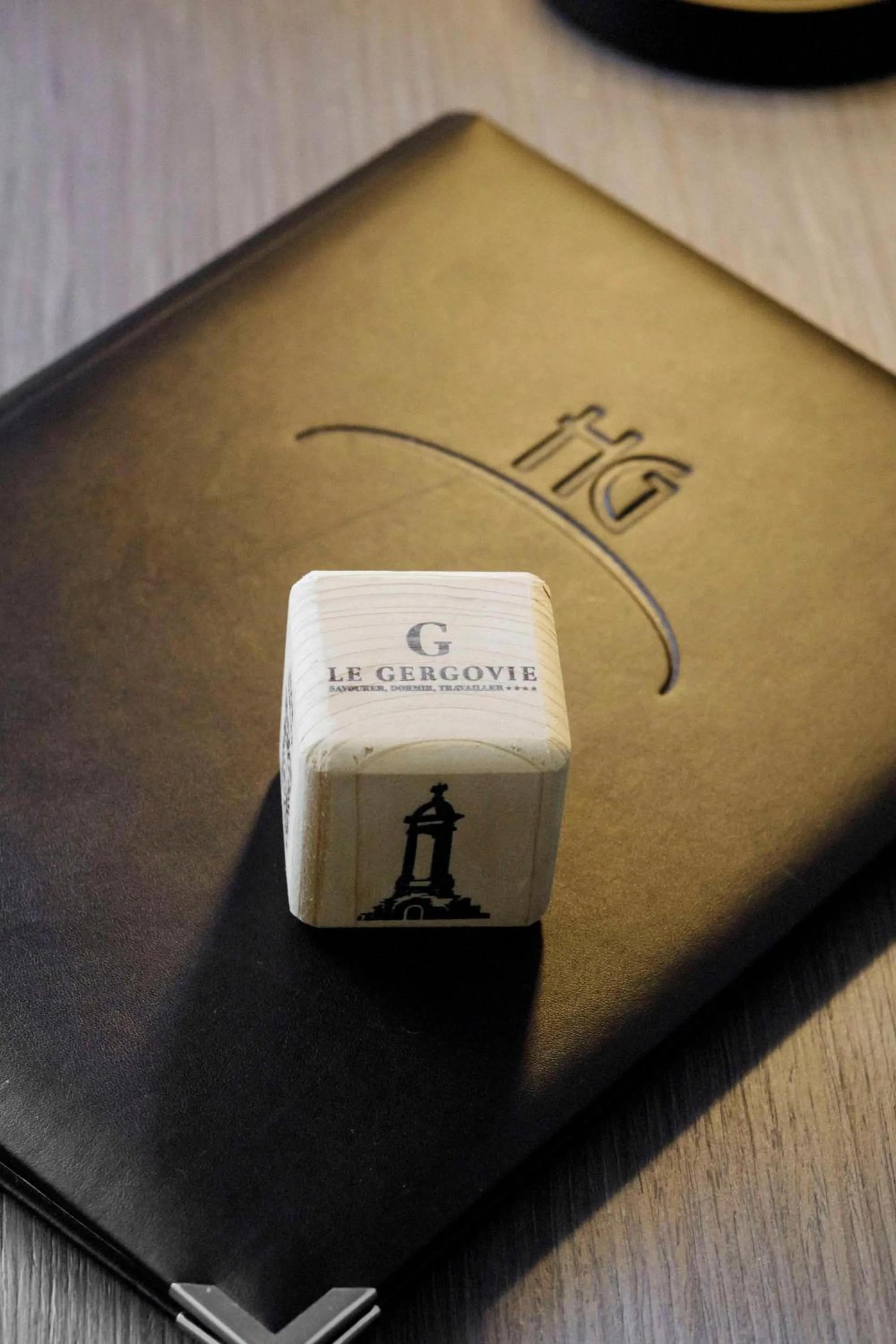 Bedroom in Best Western Plus Hôtel Gergovie