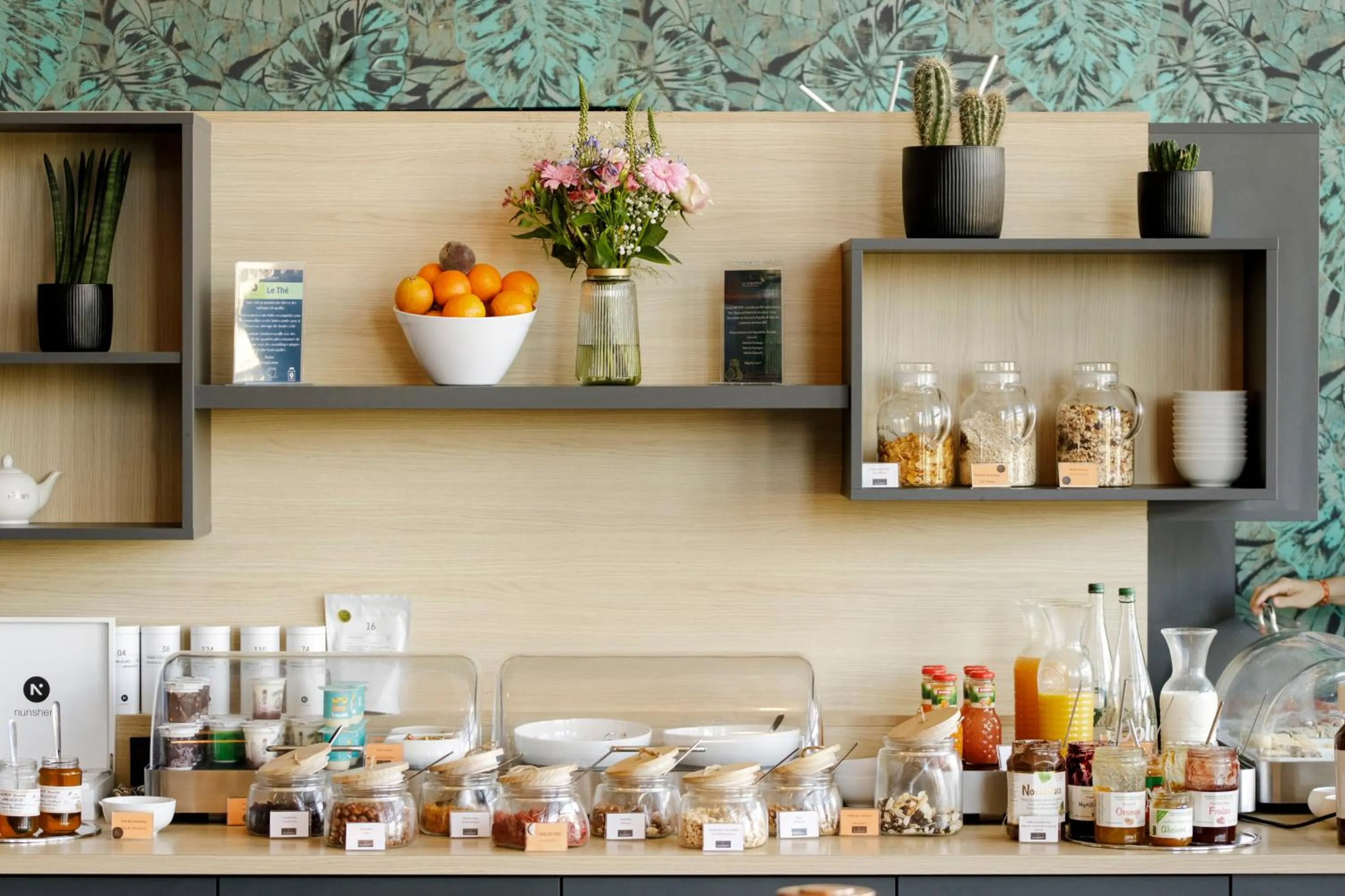 Breakfast in Best Western Plus Hôtel Gergovie