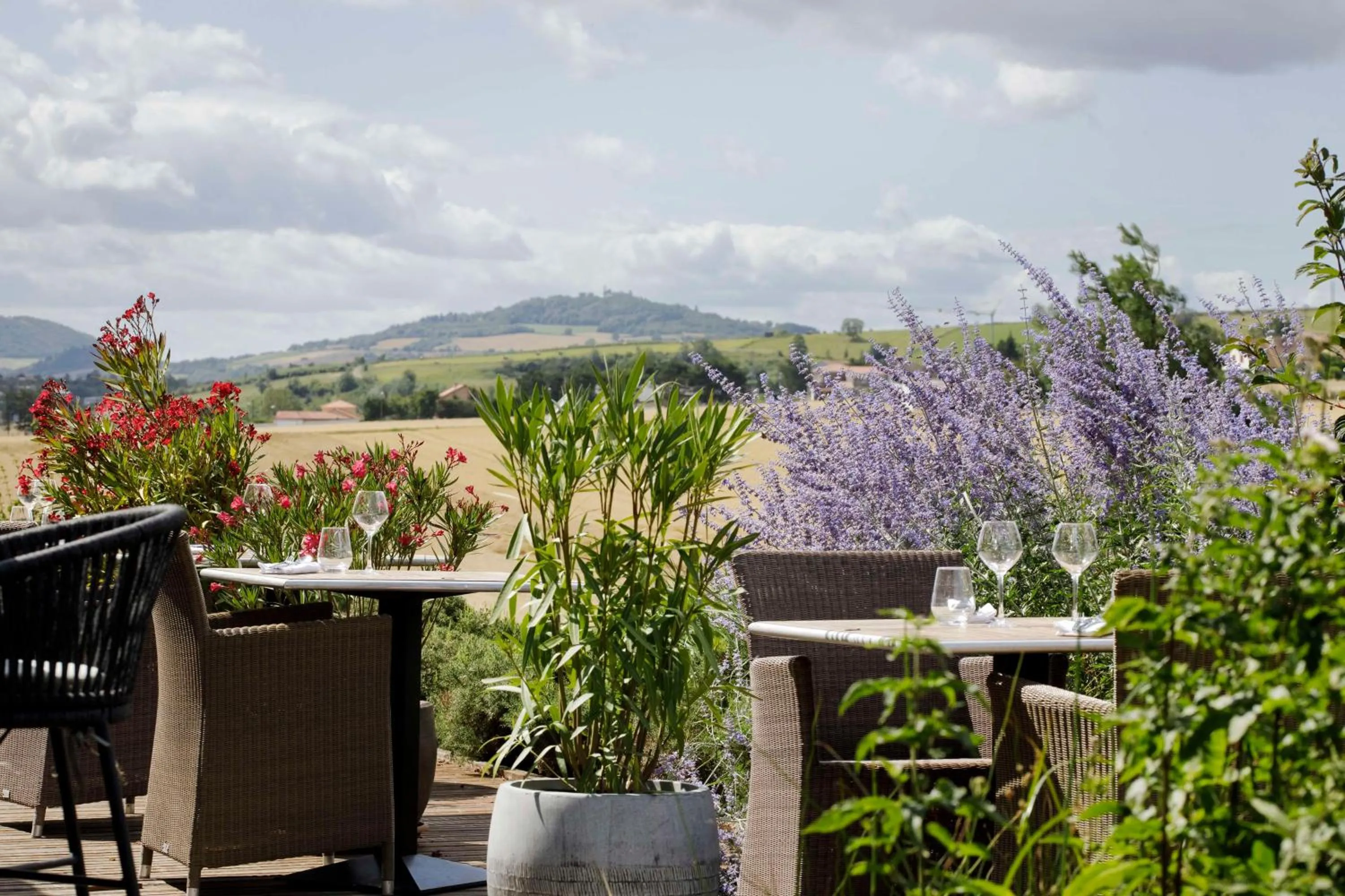 Property building in Best Western Plus Hôtel Gergovie