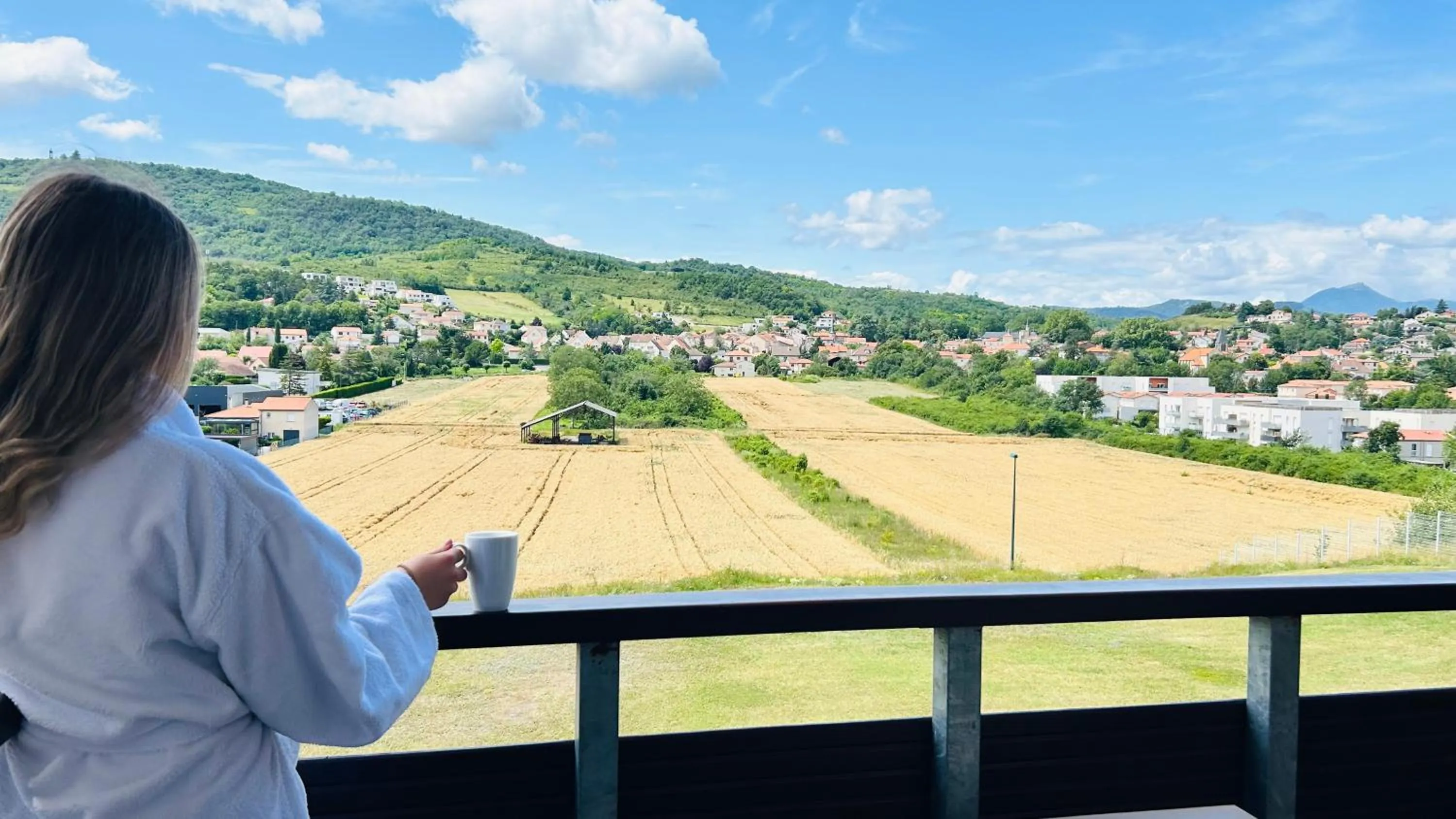 Bedroom in Best Western Plus Hôtel Gergovie