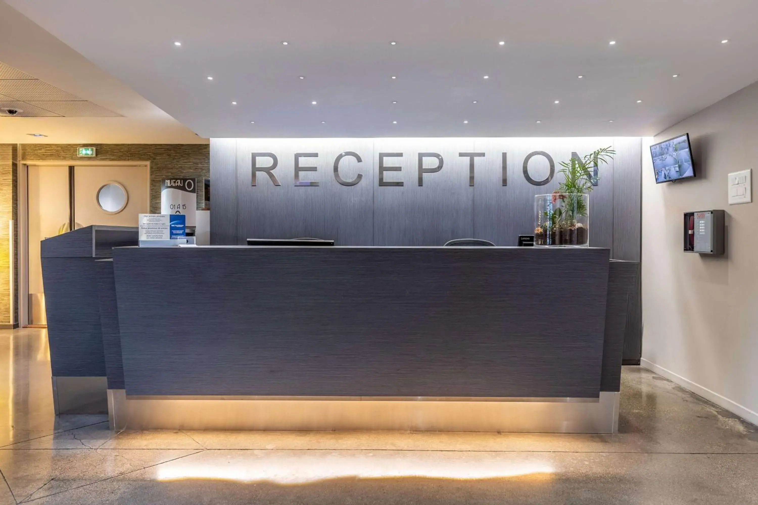 Lobby or reception in Best Western Plus Hôtel Gergovie Lobby or reception in Best Western Plus Hôtel Gergovie