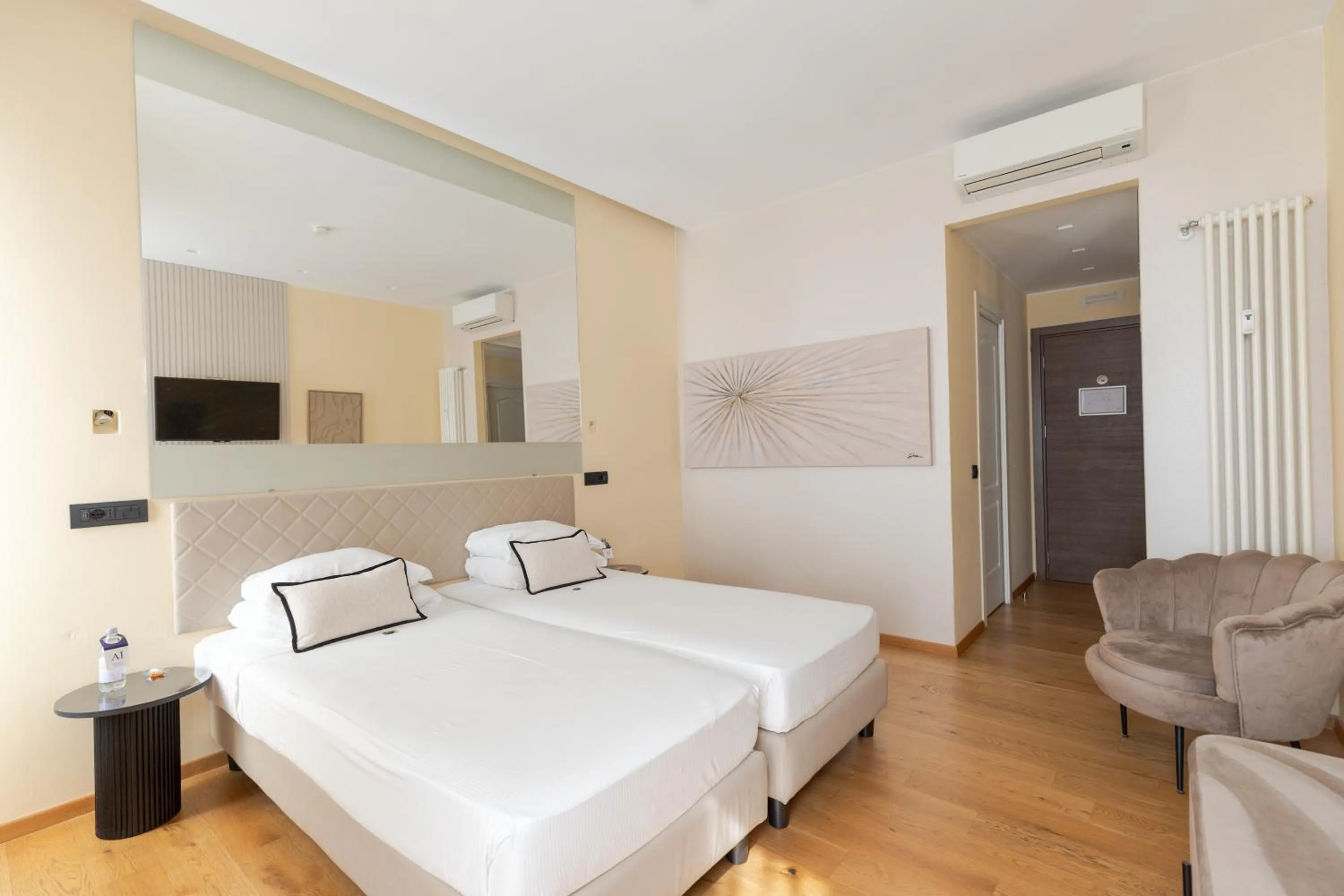 Photo of the whole room, Bed in AH - Fashion District