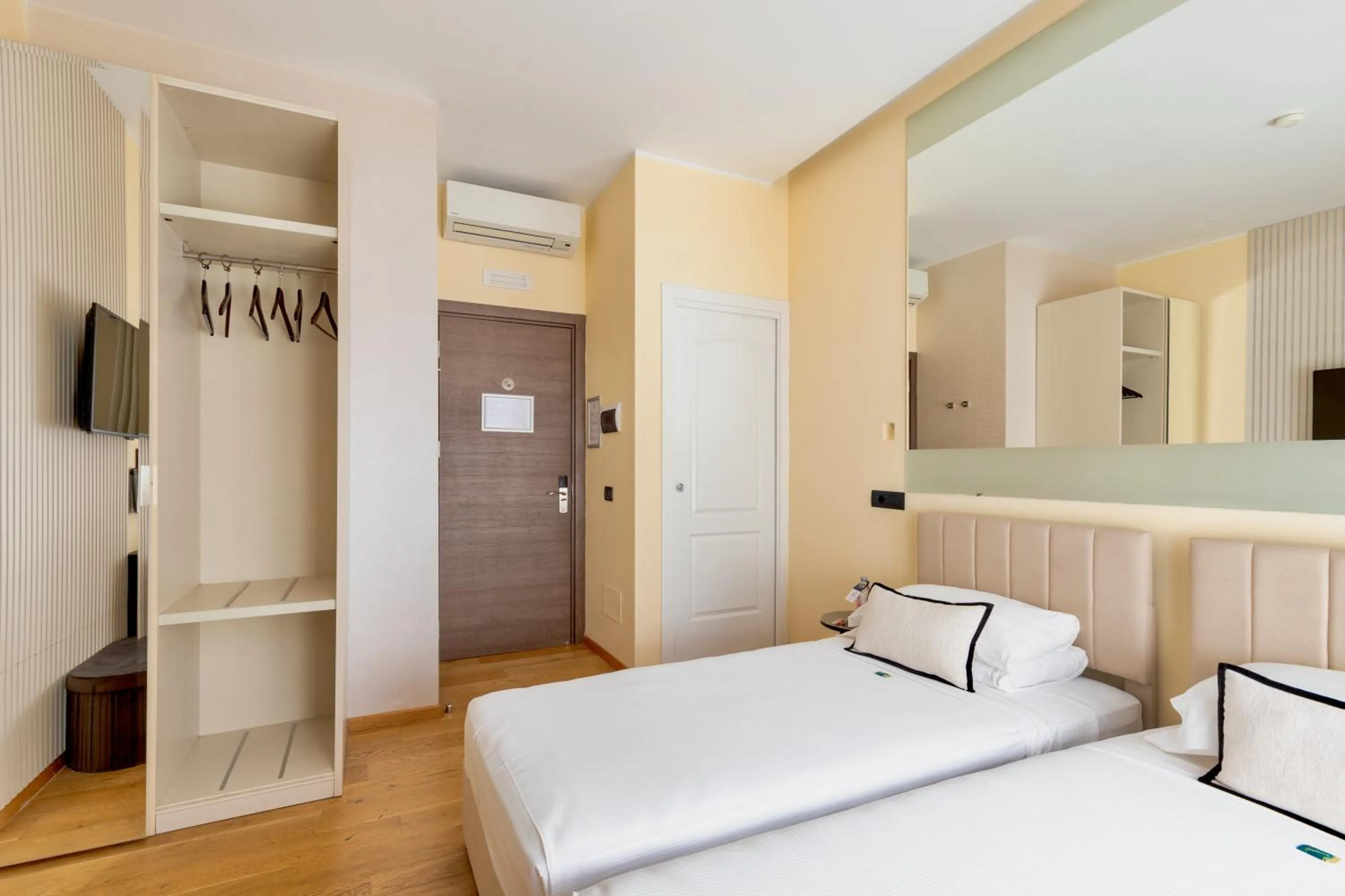 TV and multimedia, Bed in AH - Fashion District