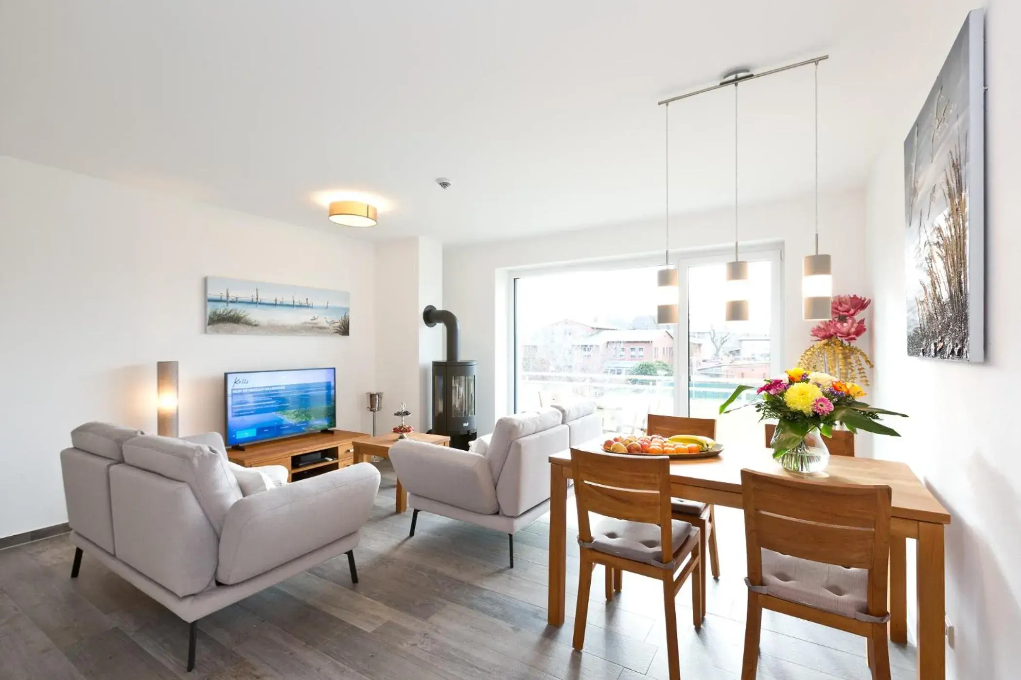 Two-Bedroom Apartment with Side Lake View in Kells Appartements Two-Bedroom Apartment with Side Lake View in Kells Appartements