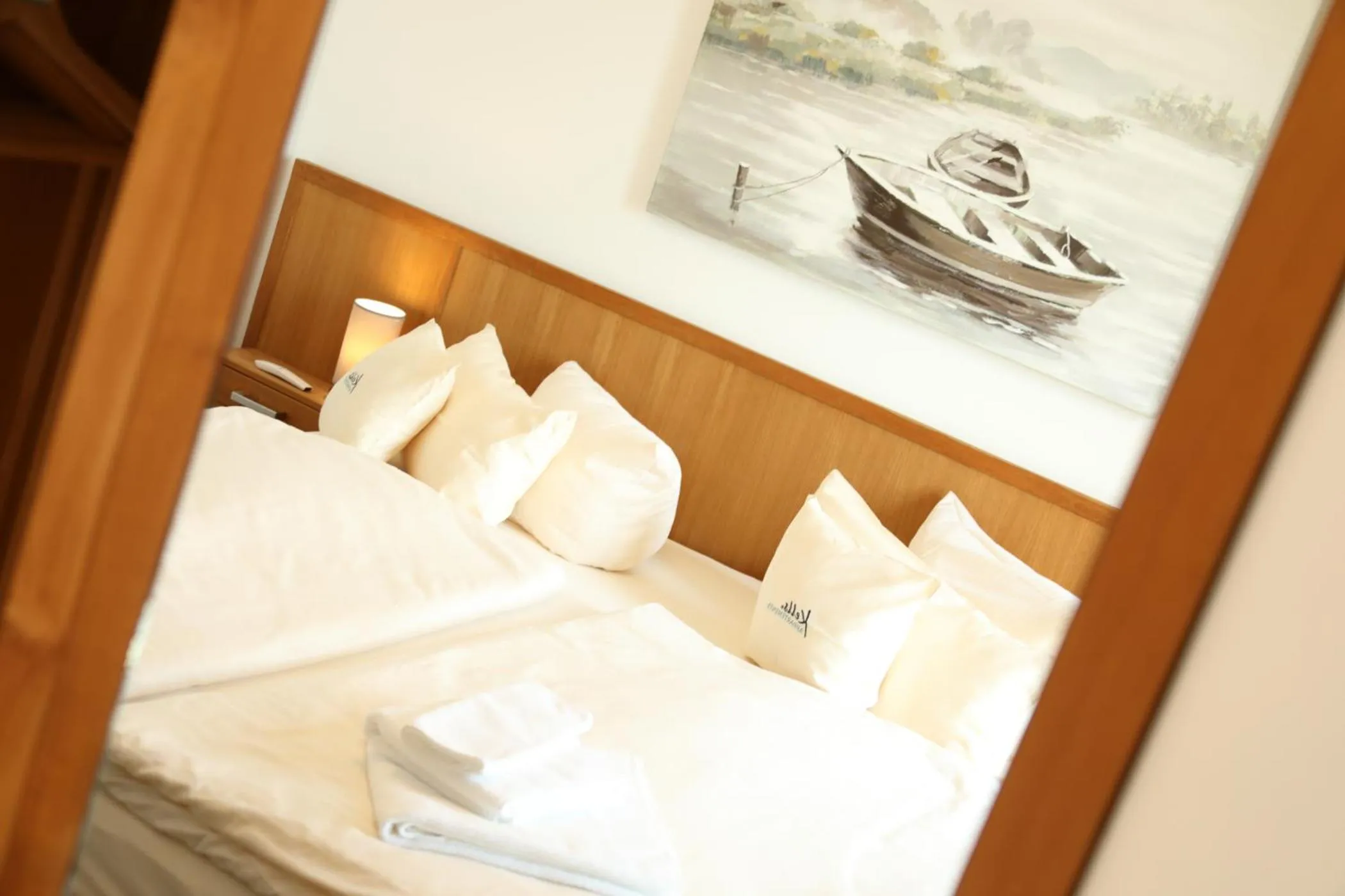 Bedroom, Bed in Kells Appartements