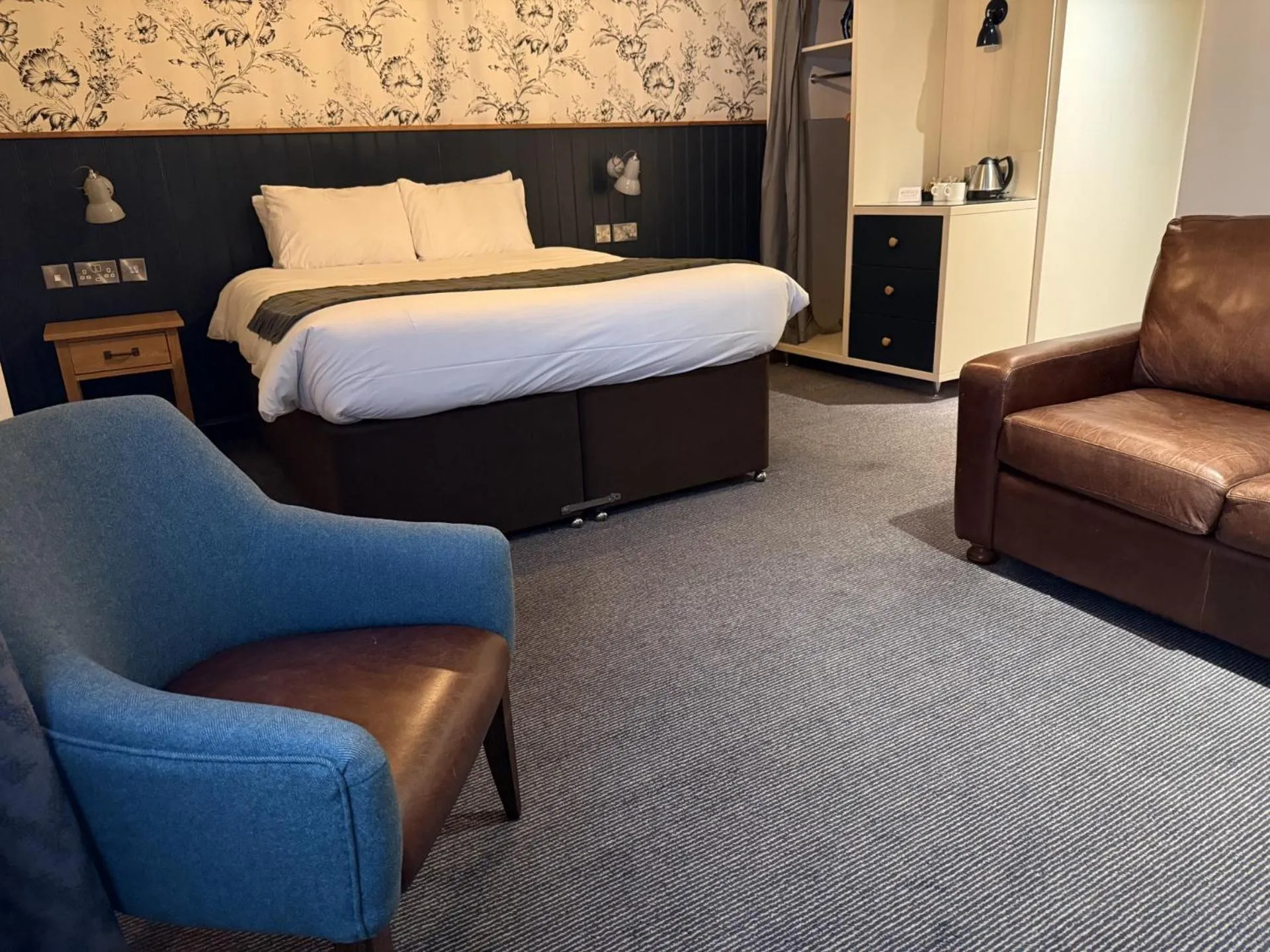 Bedroom, Bed in Red Lion Hotel by Greene King Inns