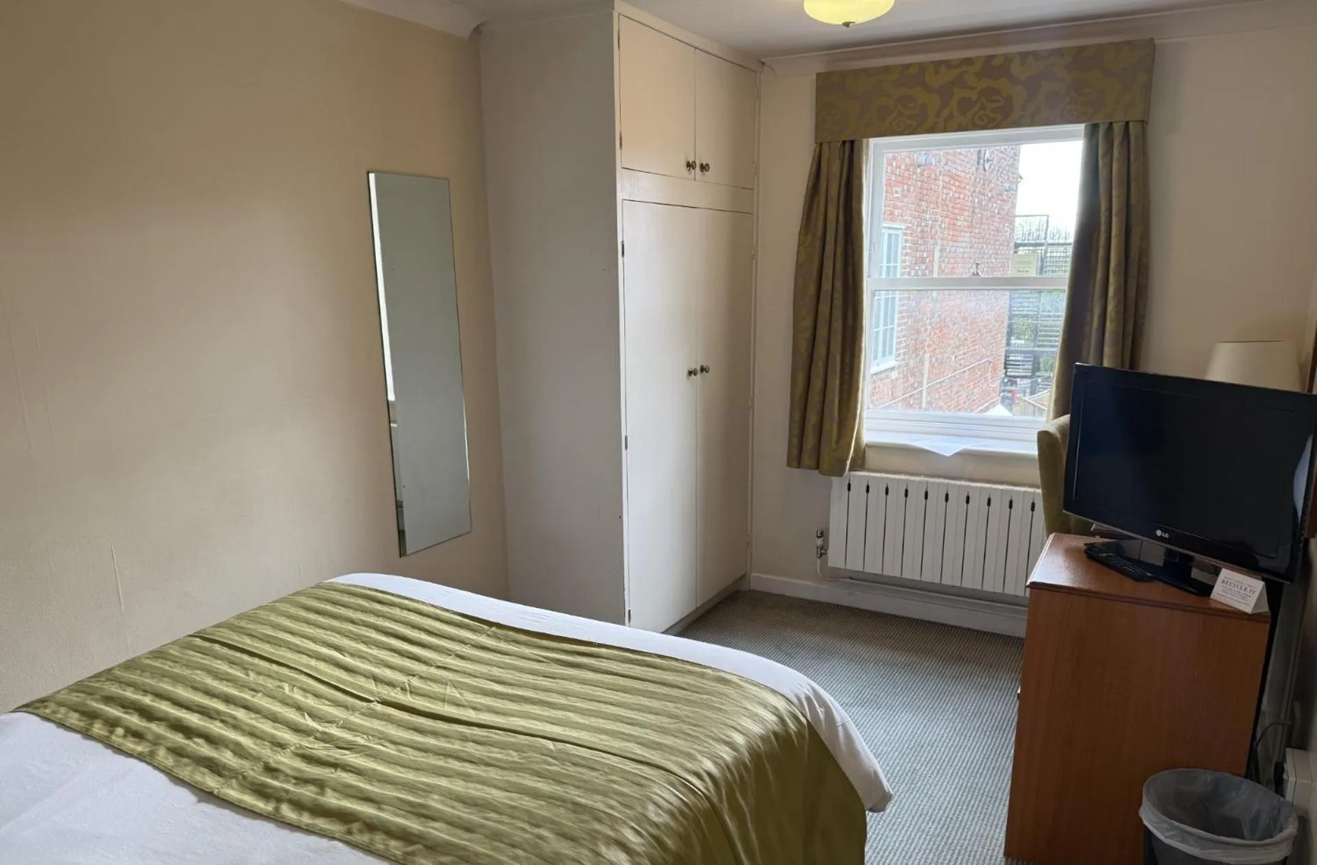 Bedroom, Bed in Red Lion Hotel by Greene King Inns