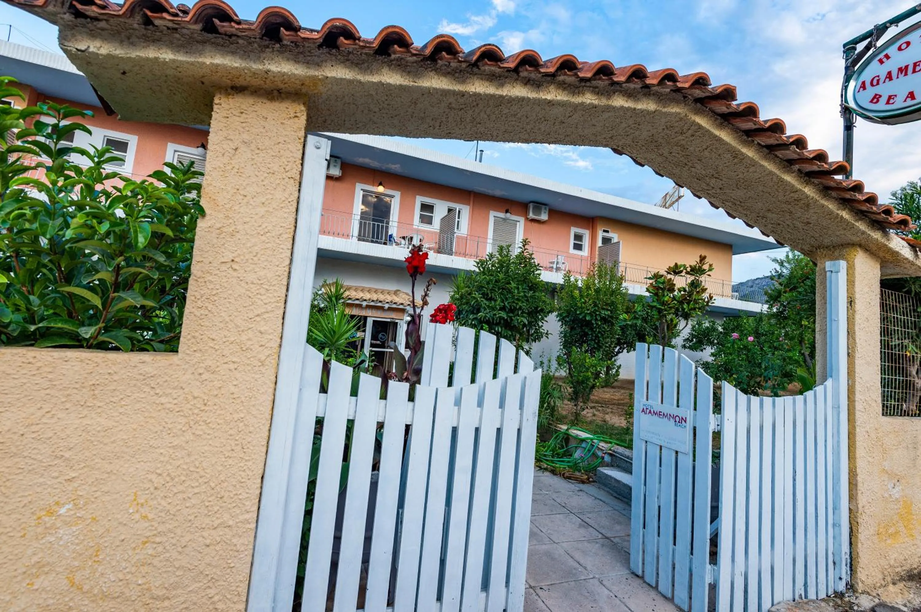 Facade/entrance in Hotel Agamemnon Beach