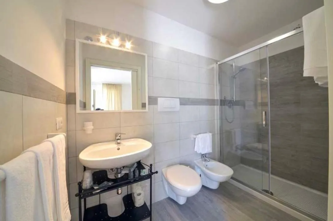 Shower in B&B Villa D'Amato