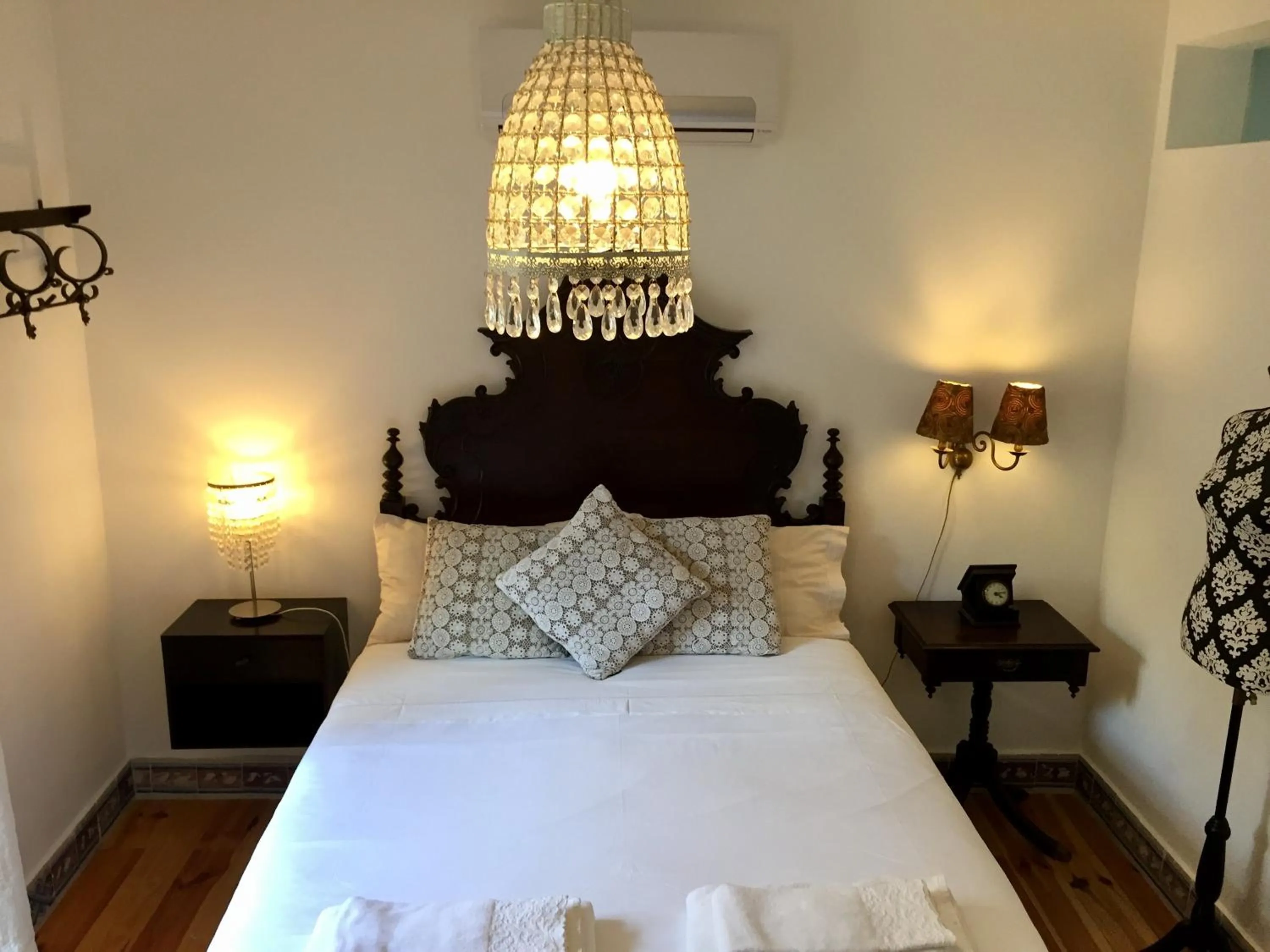 Bed in SantoSweethome 1