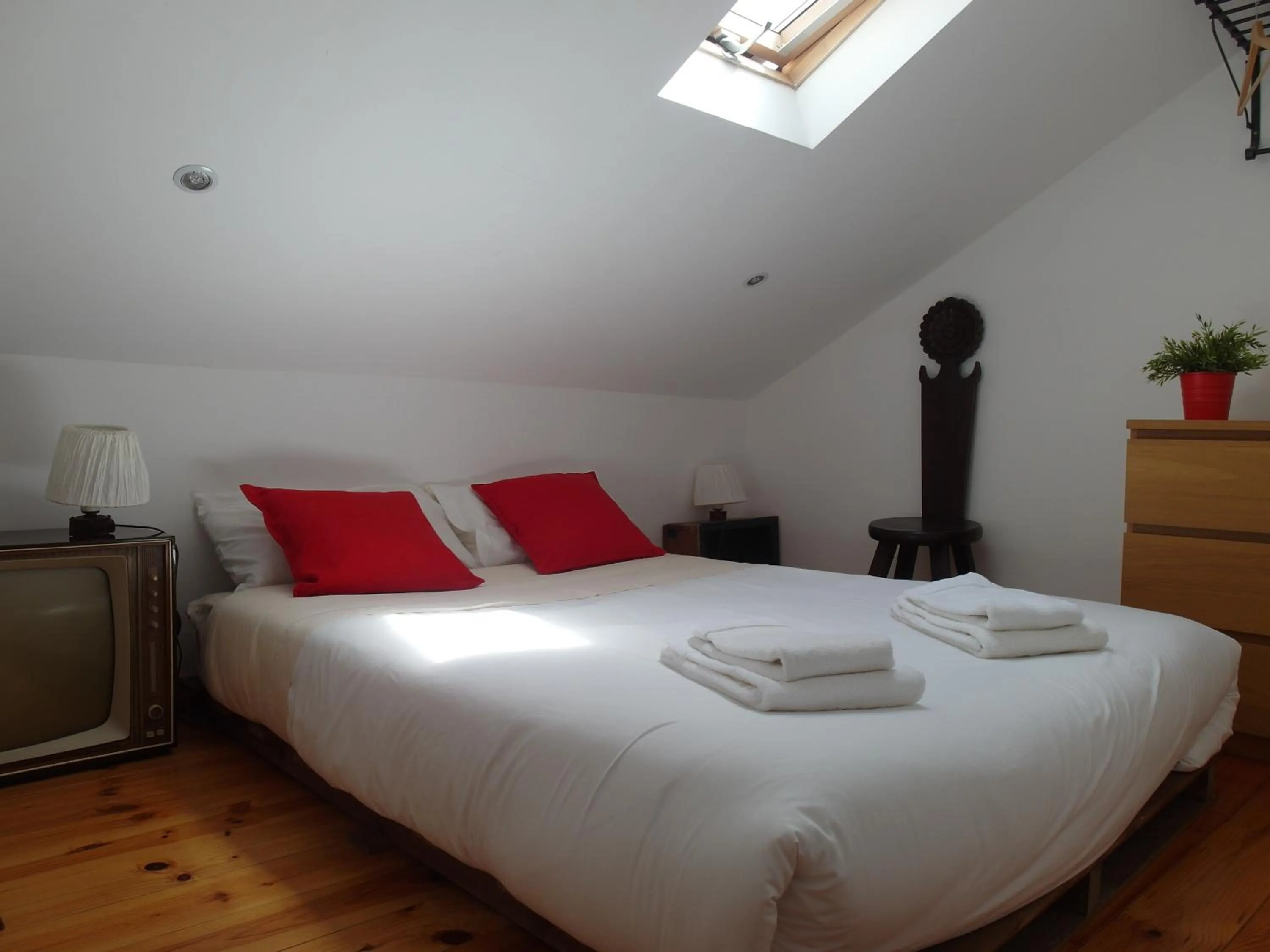 Bed in SantoSweethome 1