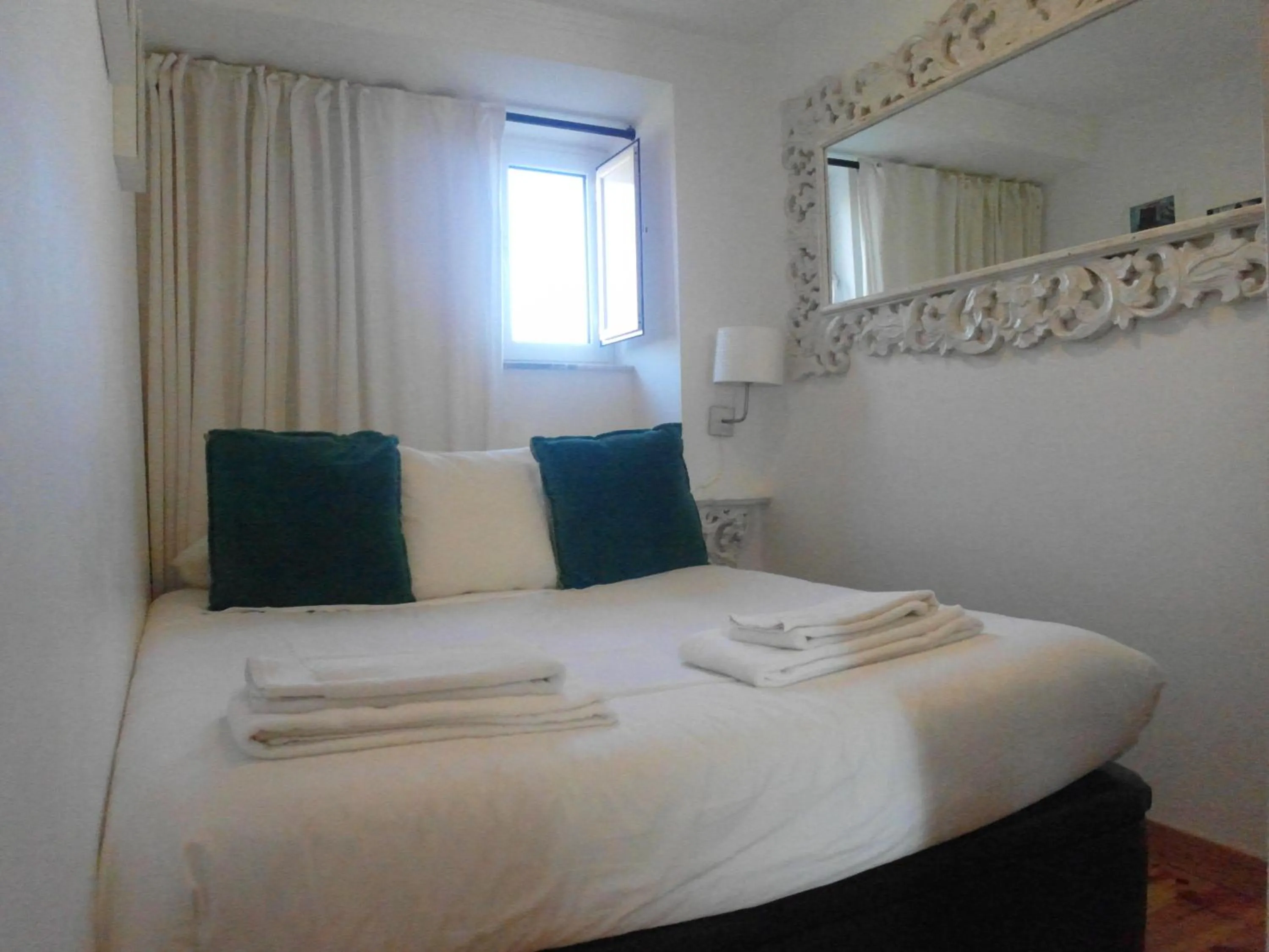 Bed in SantoSweethome 1