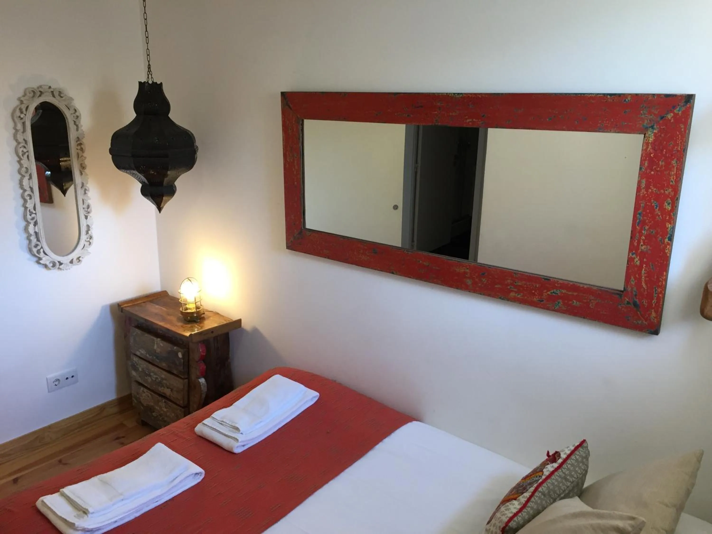 Decorative detail, Bed in SantoSweethome 1