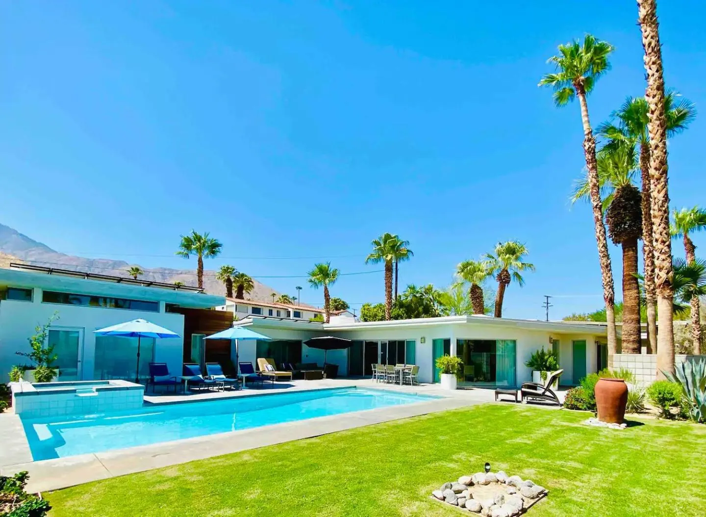 Villa Annika - Beautiful Villa with Large Pool and Spa