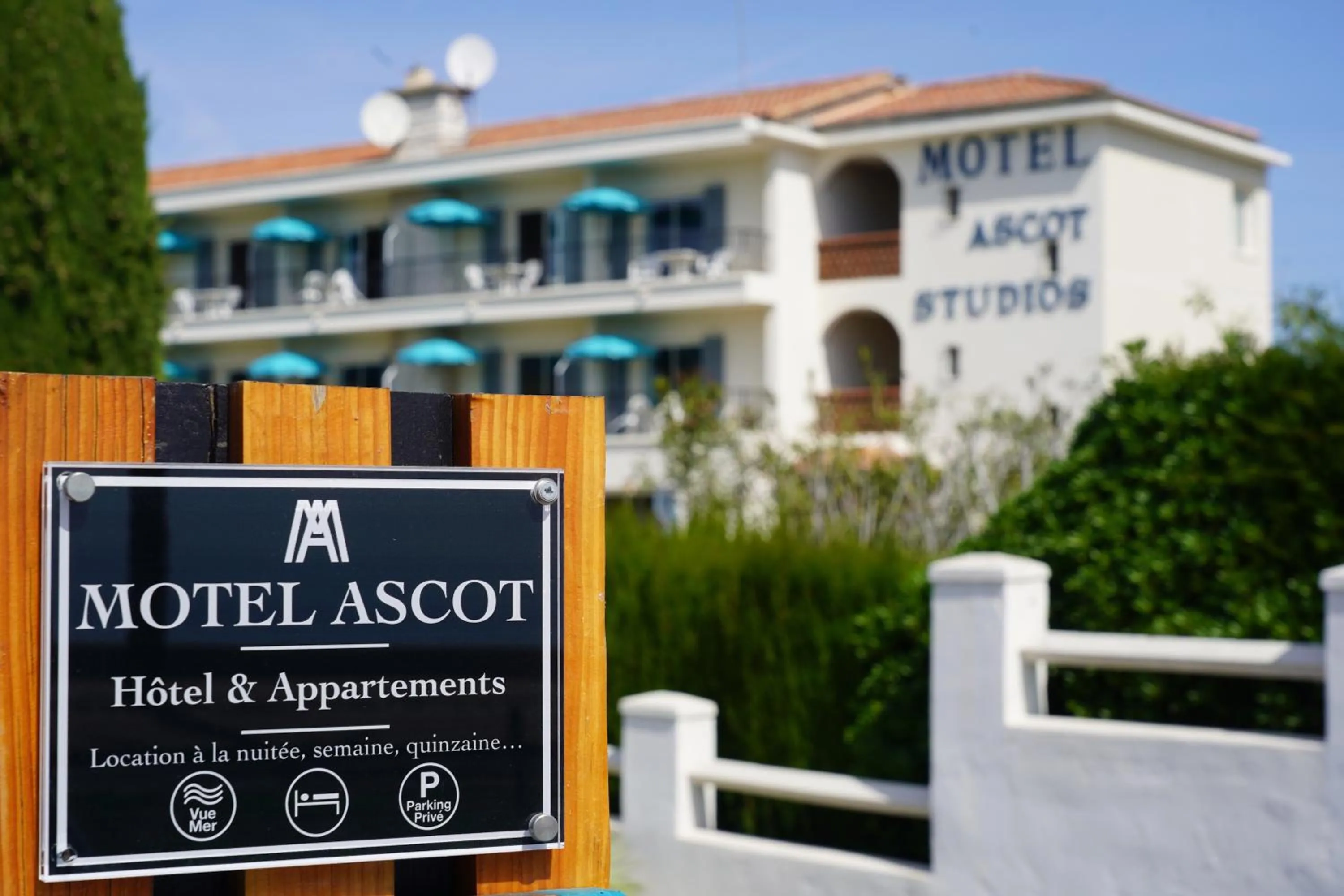Property building in MOTEL ASCOT - Hotel & Appartements