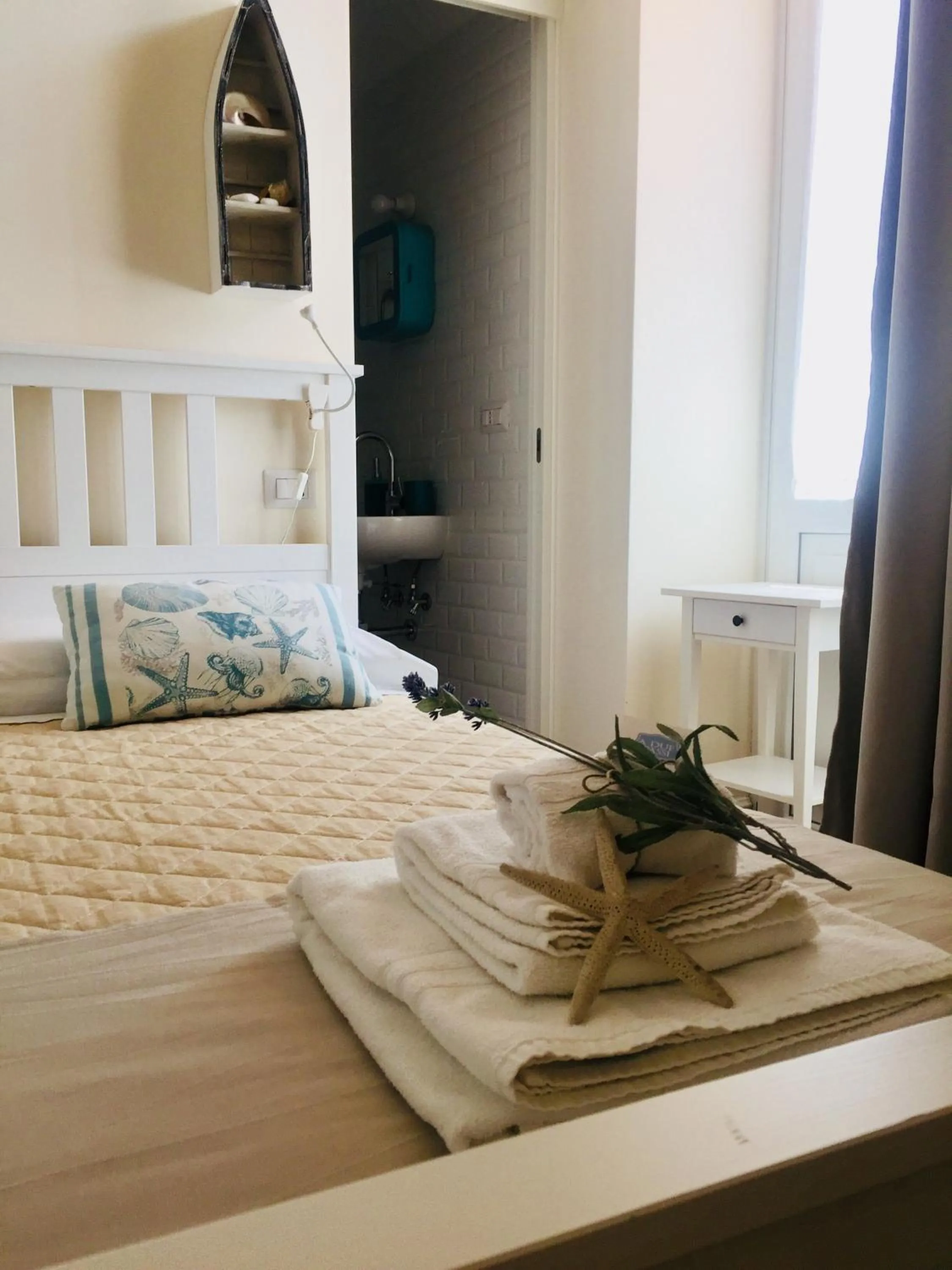 Bed in A Due Passi B&B